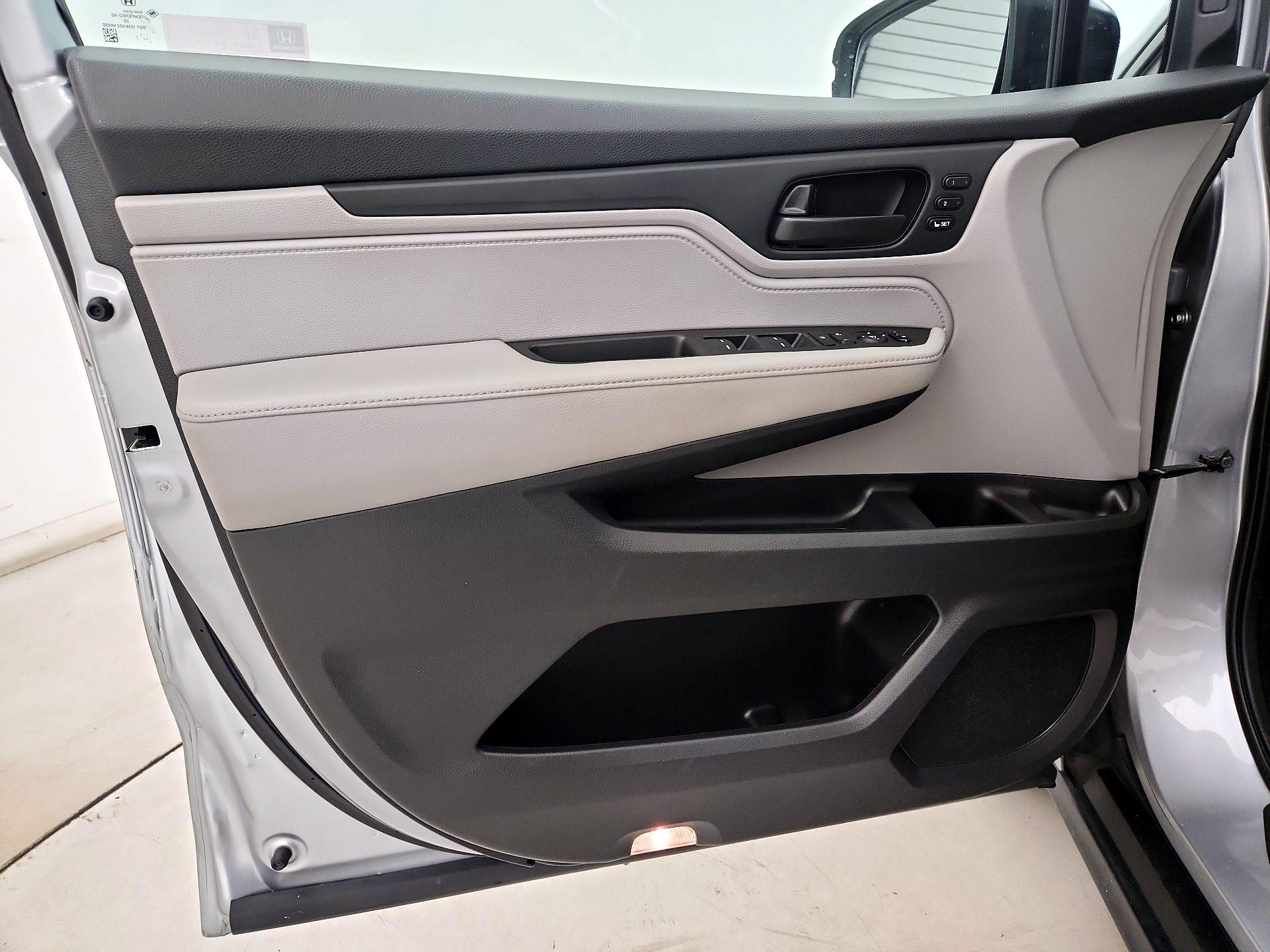 Thumbnail: 2019 Honda Odyssey - 12