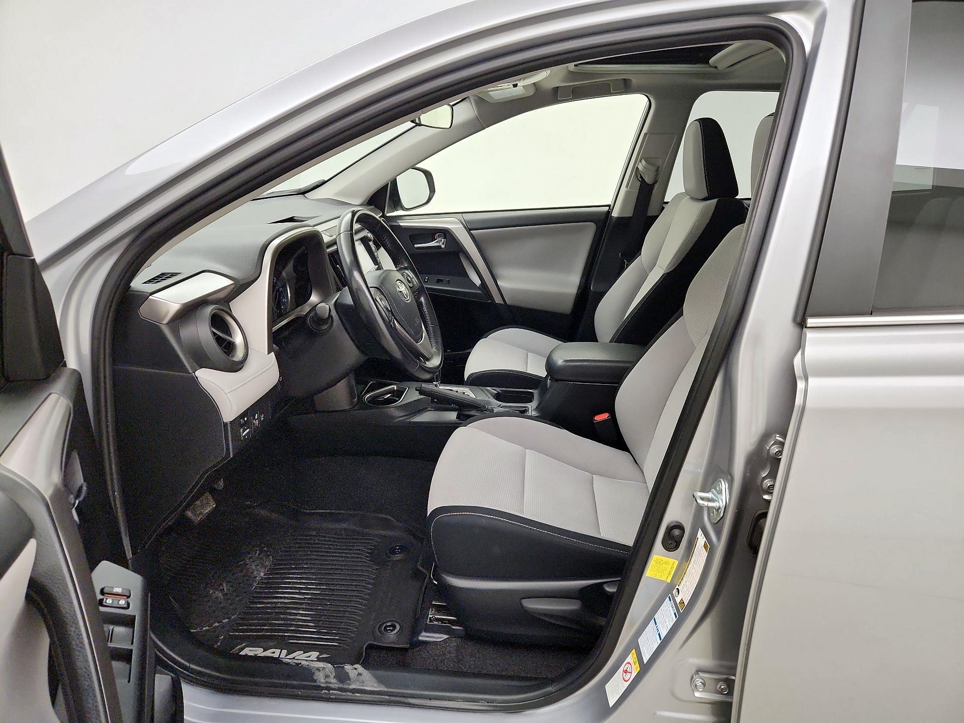 Thumbnail: 2018 Toyota RAV4 - 11