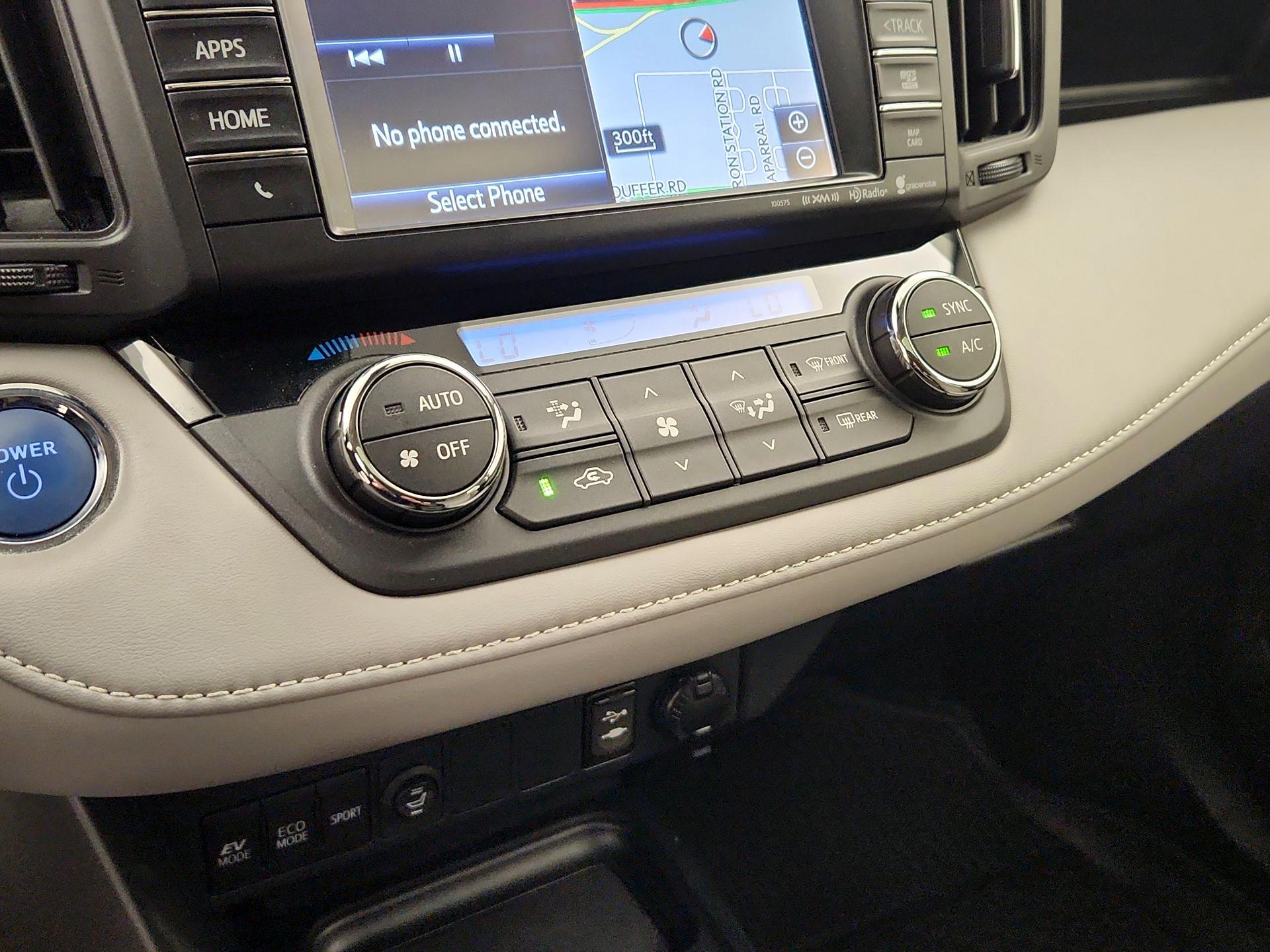 Thumbnail: 2018 Toyota RAV4 - 17