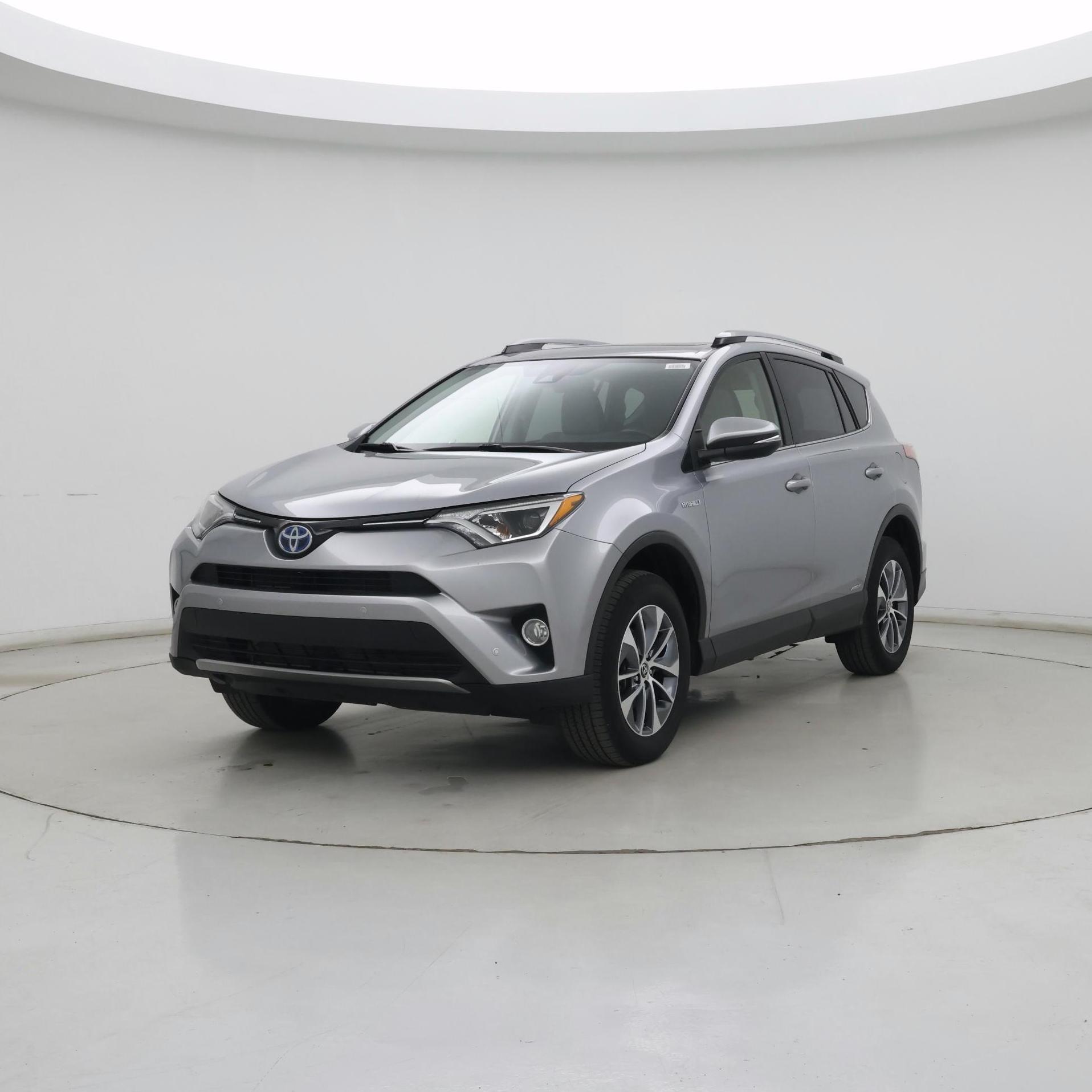 Thumbnail: 2018 Toyota RAV4 - 4