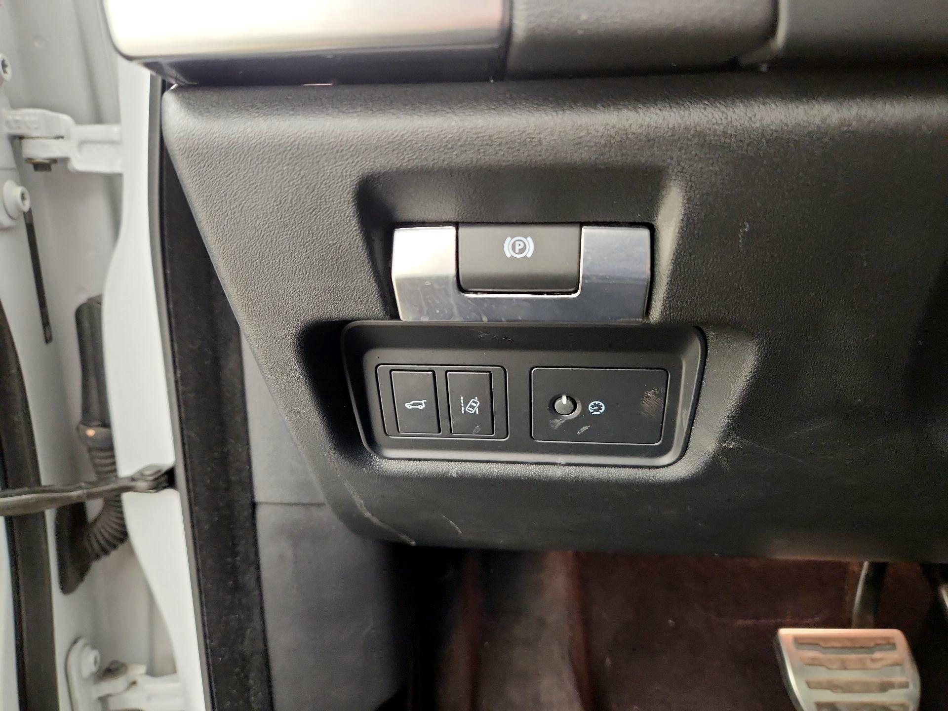 Thumbnail: 2020 Jaguar E-Pace - 13