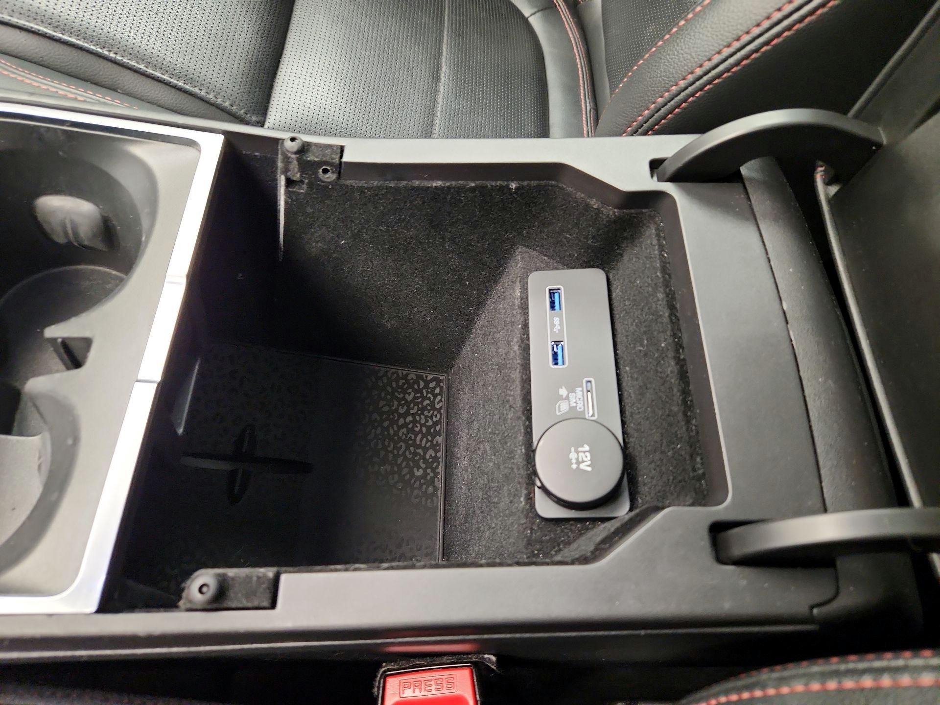 Thumbnail: 2020 Jaguar E-Pace - 19