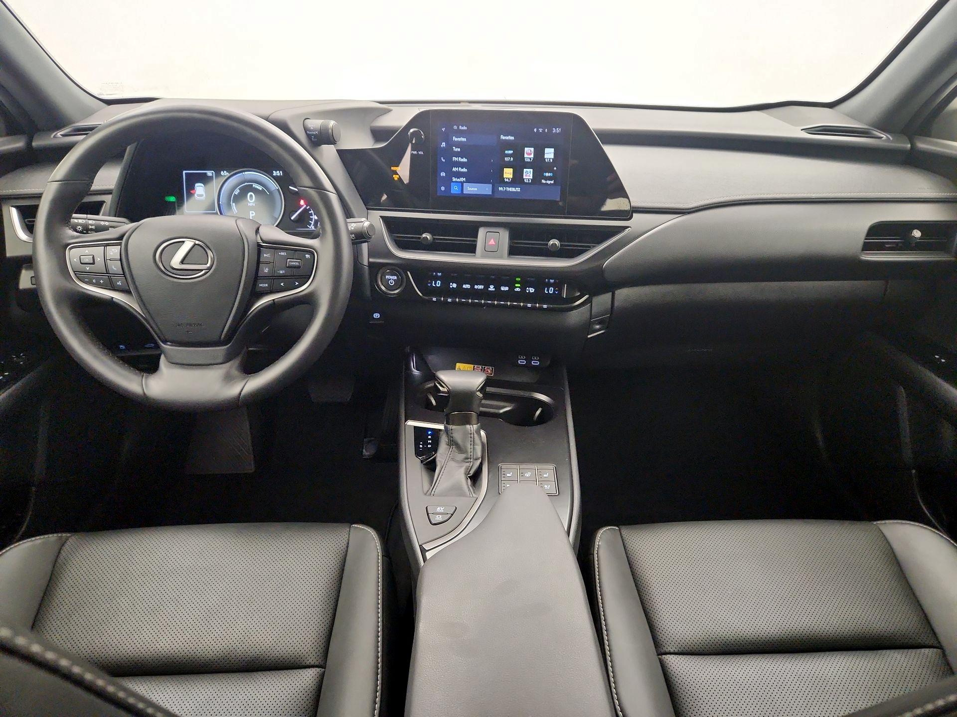 Thumbnail: 2024 Lexus UX - 9