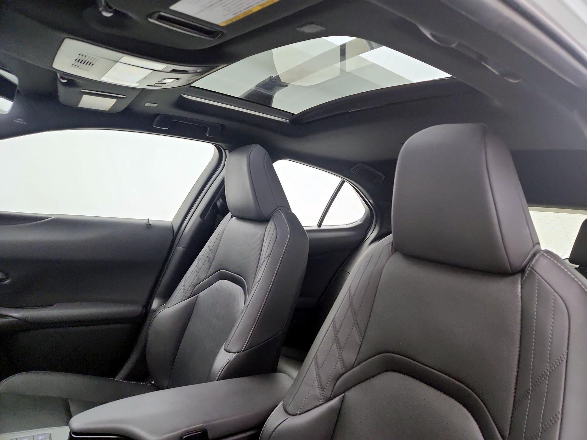 Thumbnail: 2024 Lexus UX - 20