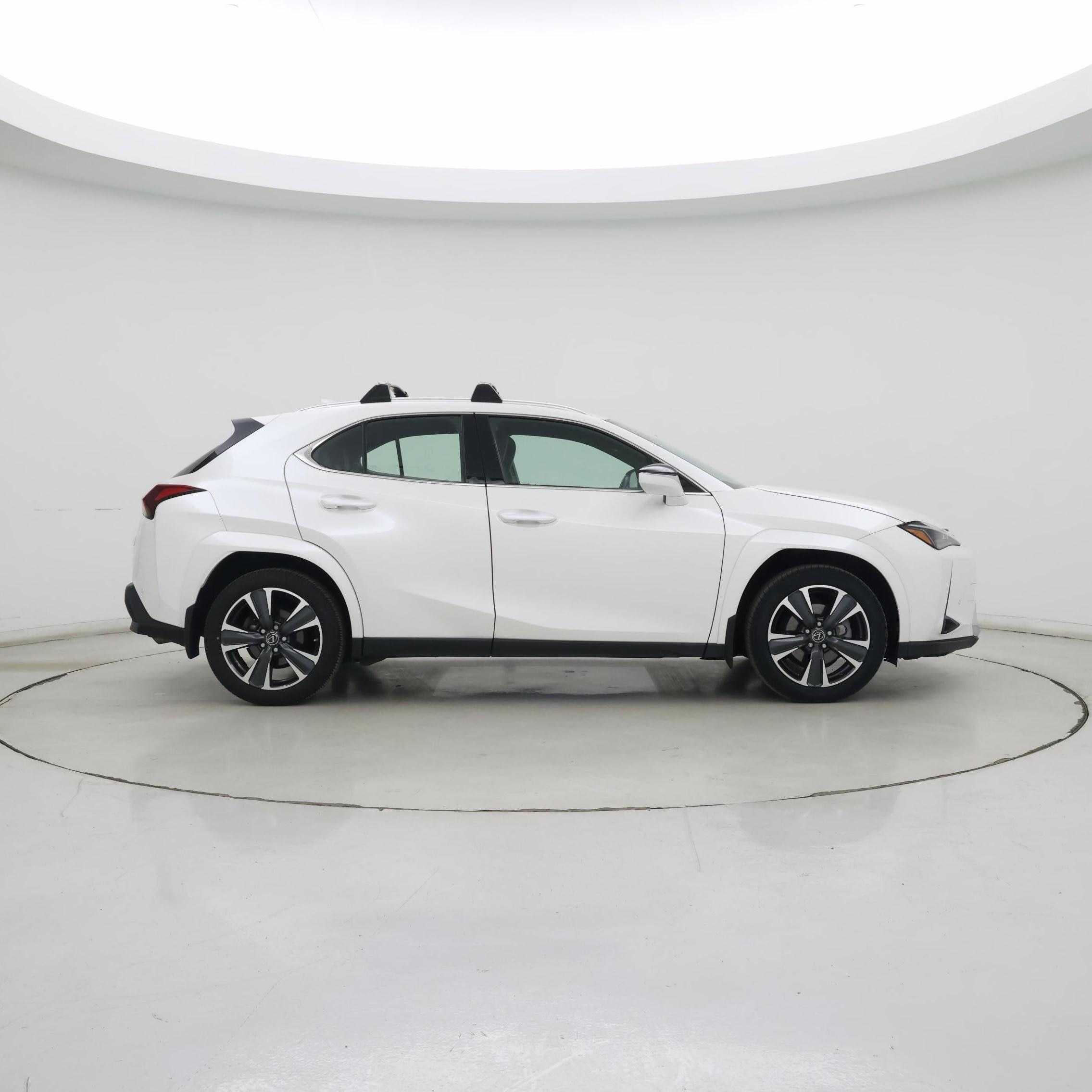 Thumbnail: 2024 Lexus UX - 7