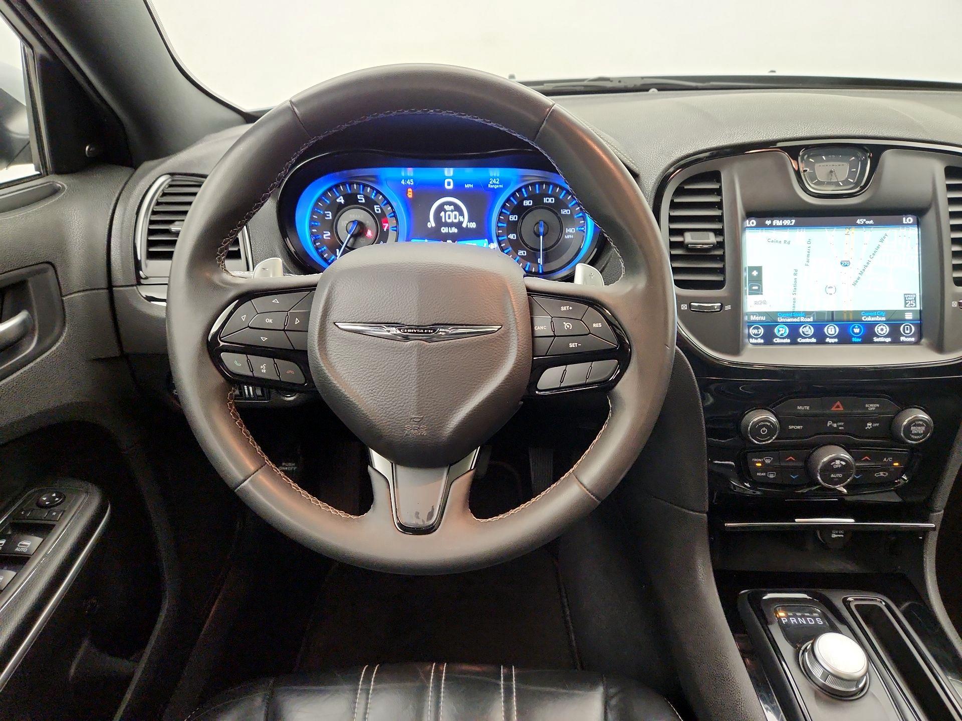 Thumbnail: 2023 Chrysler 300 - 10