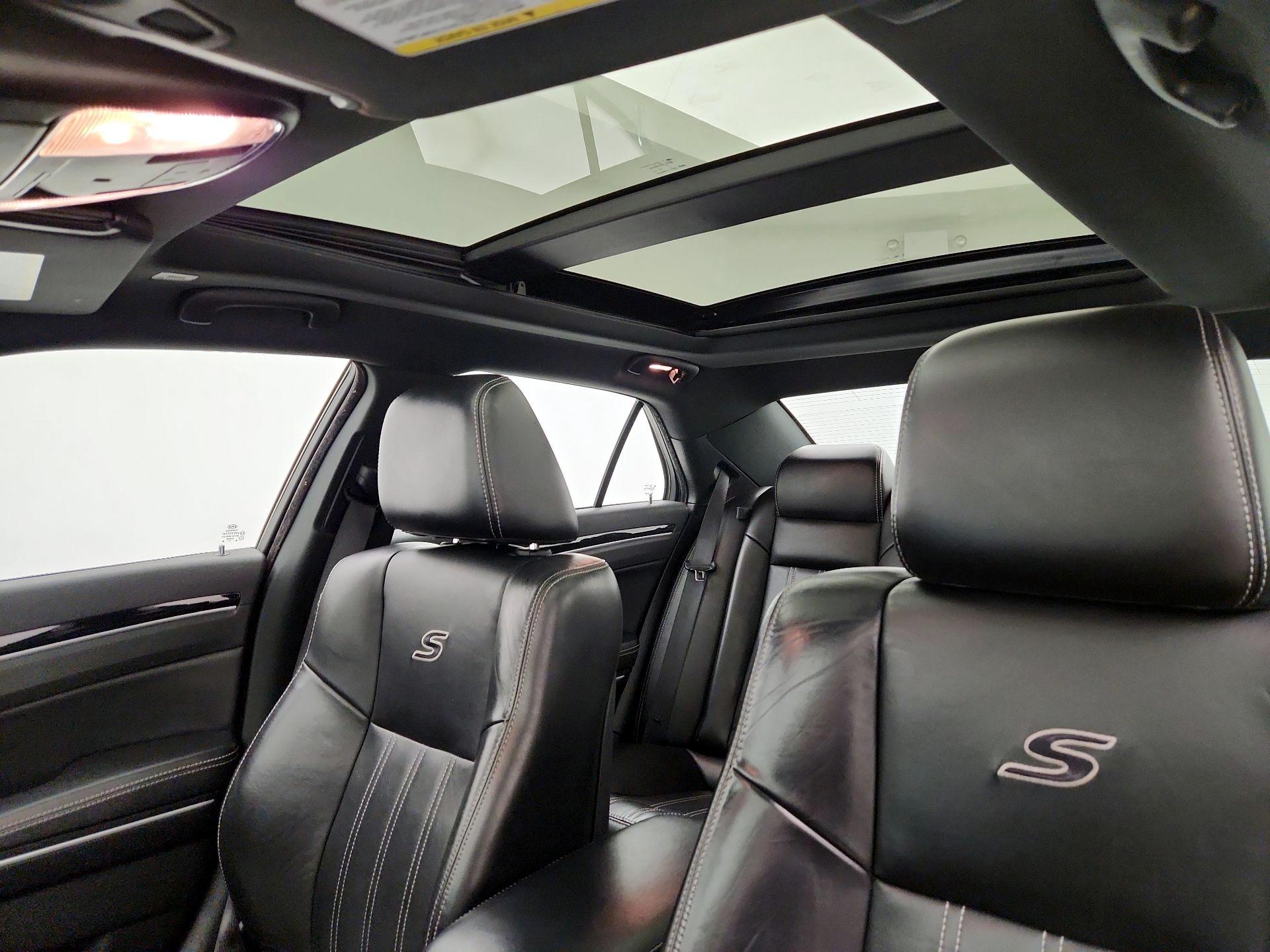 Thumbnail: 2023 Chrysler 300 - 20