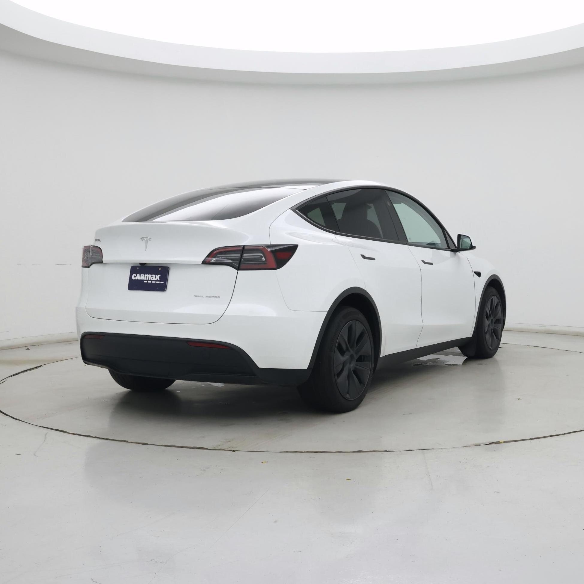 Thumbnail: 2024 Tesla Model Y - 8