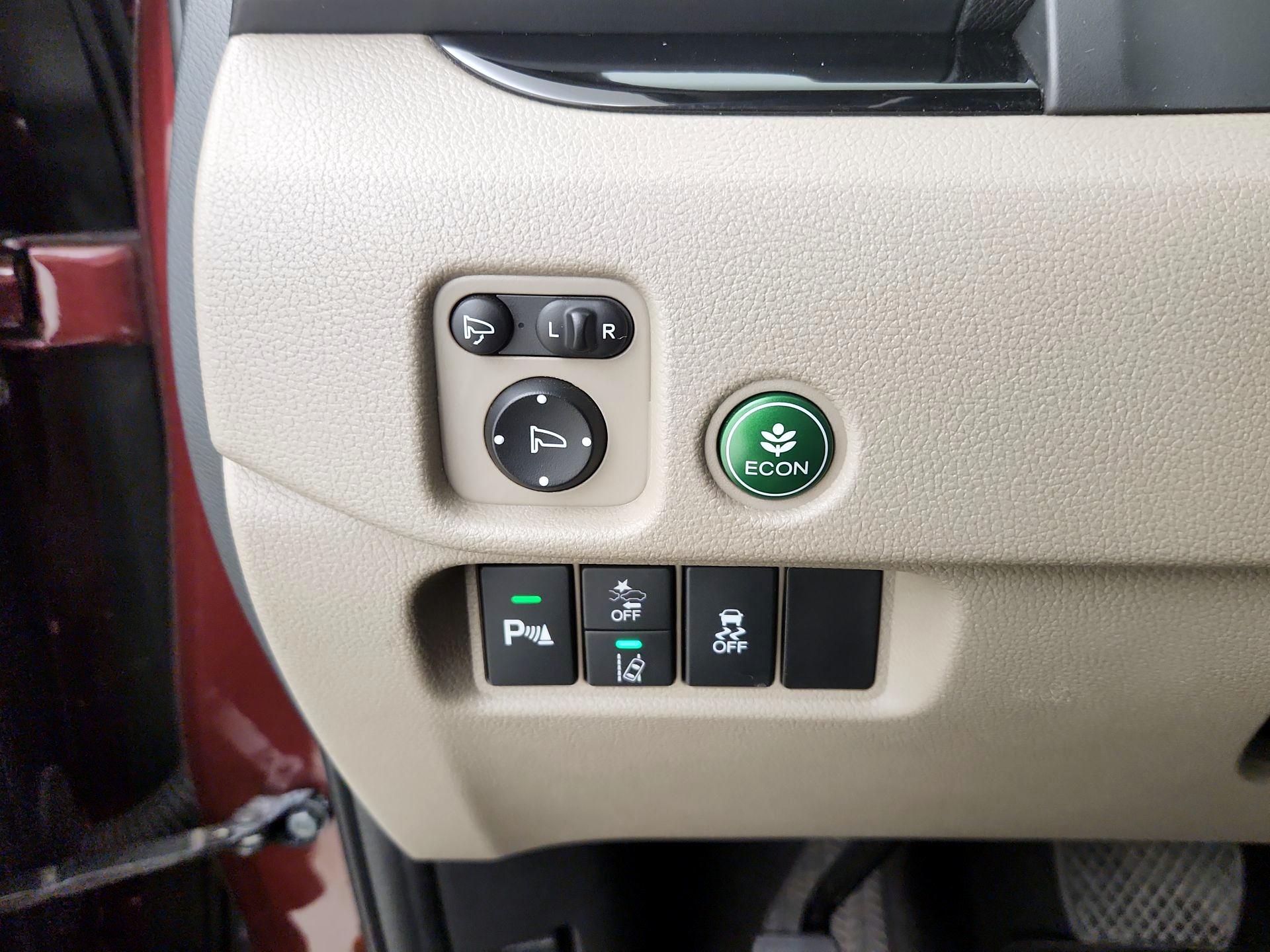 Thumbnail: 2019 Honda Pilot - 13