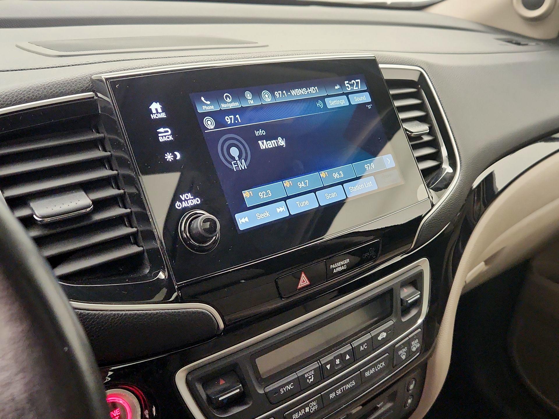 Thumbnail: 2019 Honda Pilot - 16