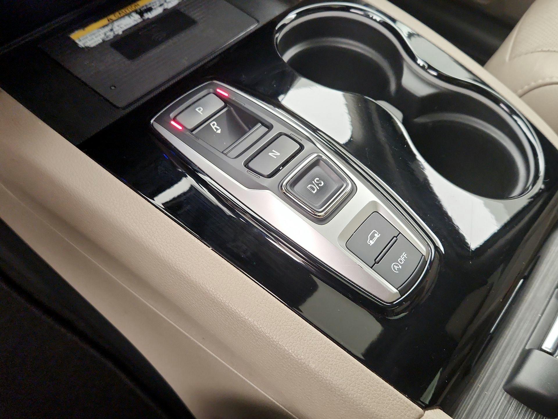 Thumbnail: 2019 Honda Pilot - 18