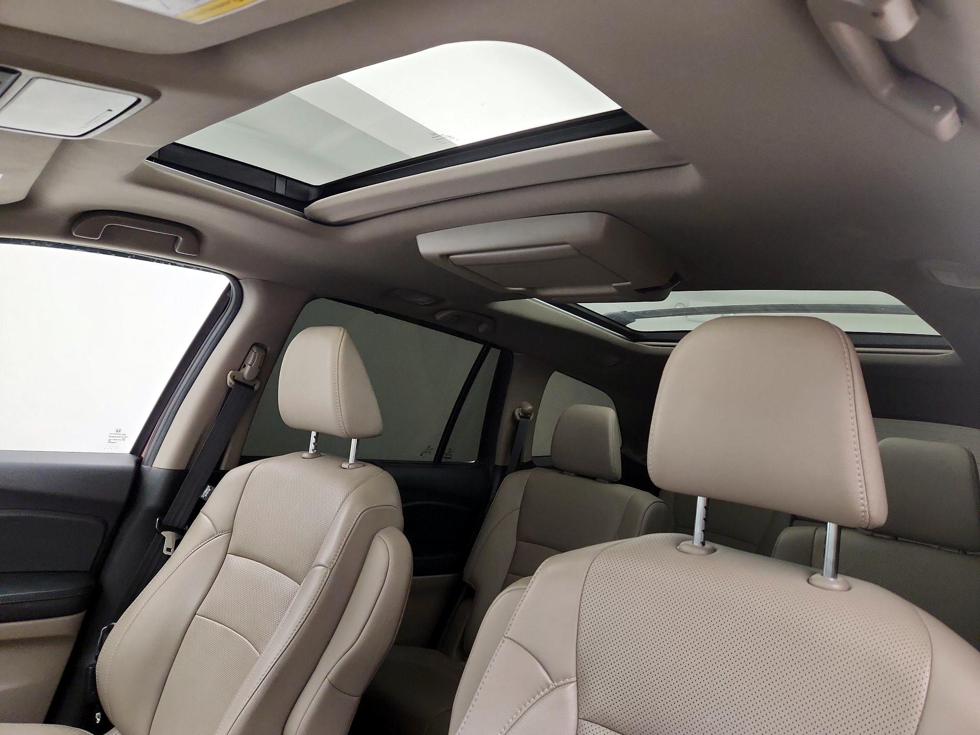 Thumbnail: 2019 Honda Pilot - 20