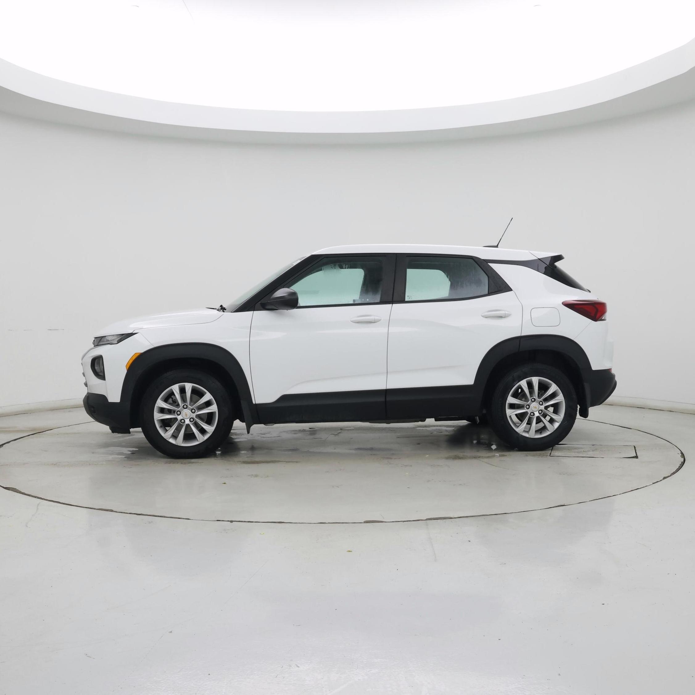 Thumbnail: 2022 Chevrolet TrailBlazer - 3