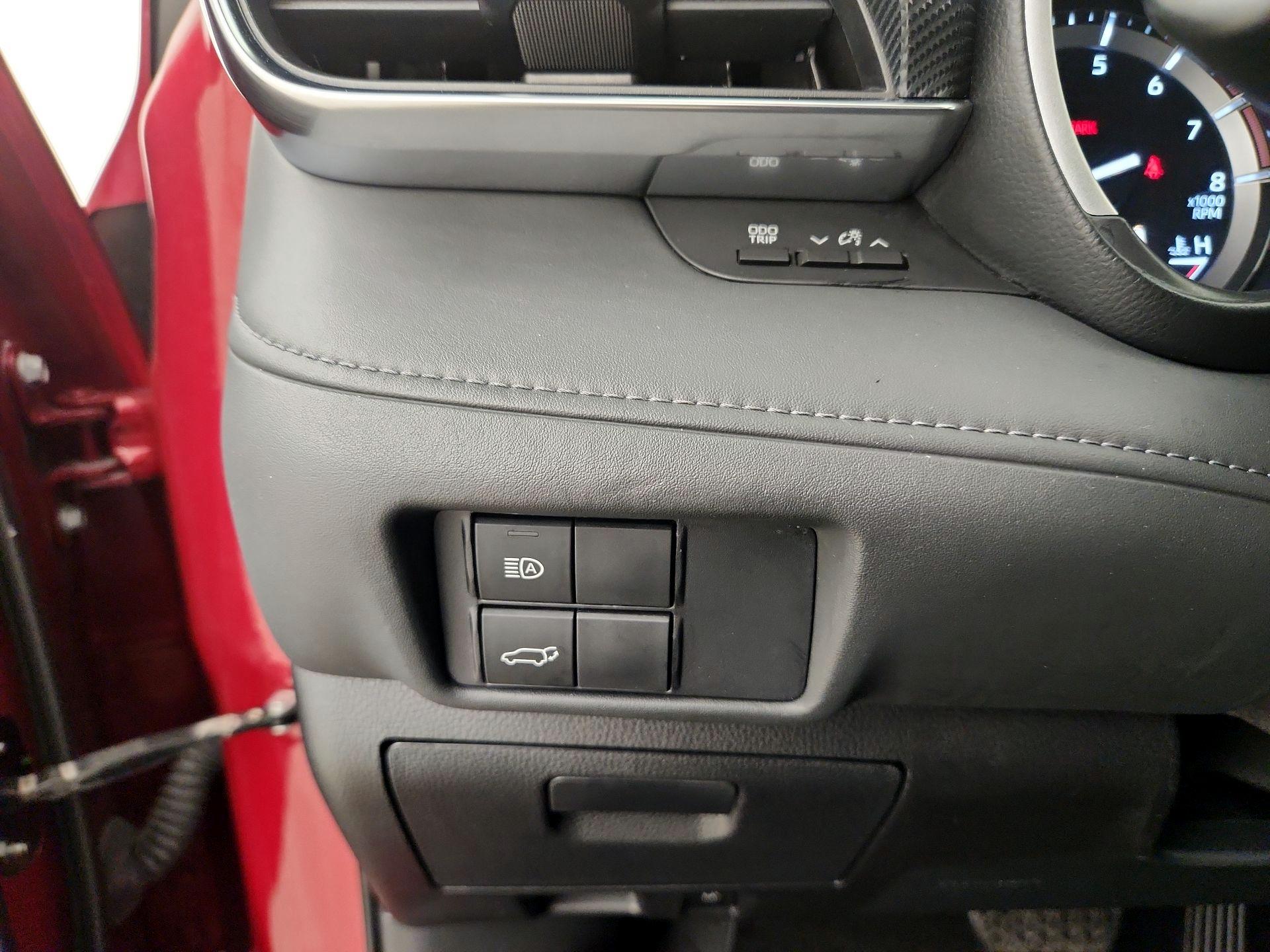 Thumbnail: 2021 Toyota Highlander - 13