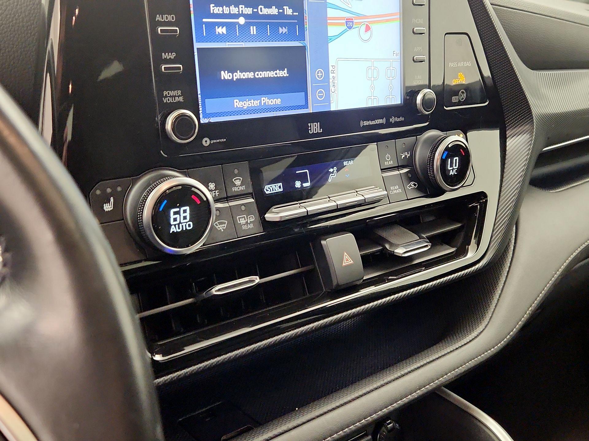 Thumbnail: 2021 Toyota Highlander - 17