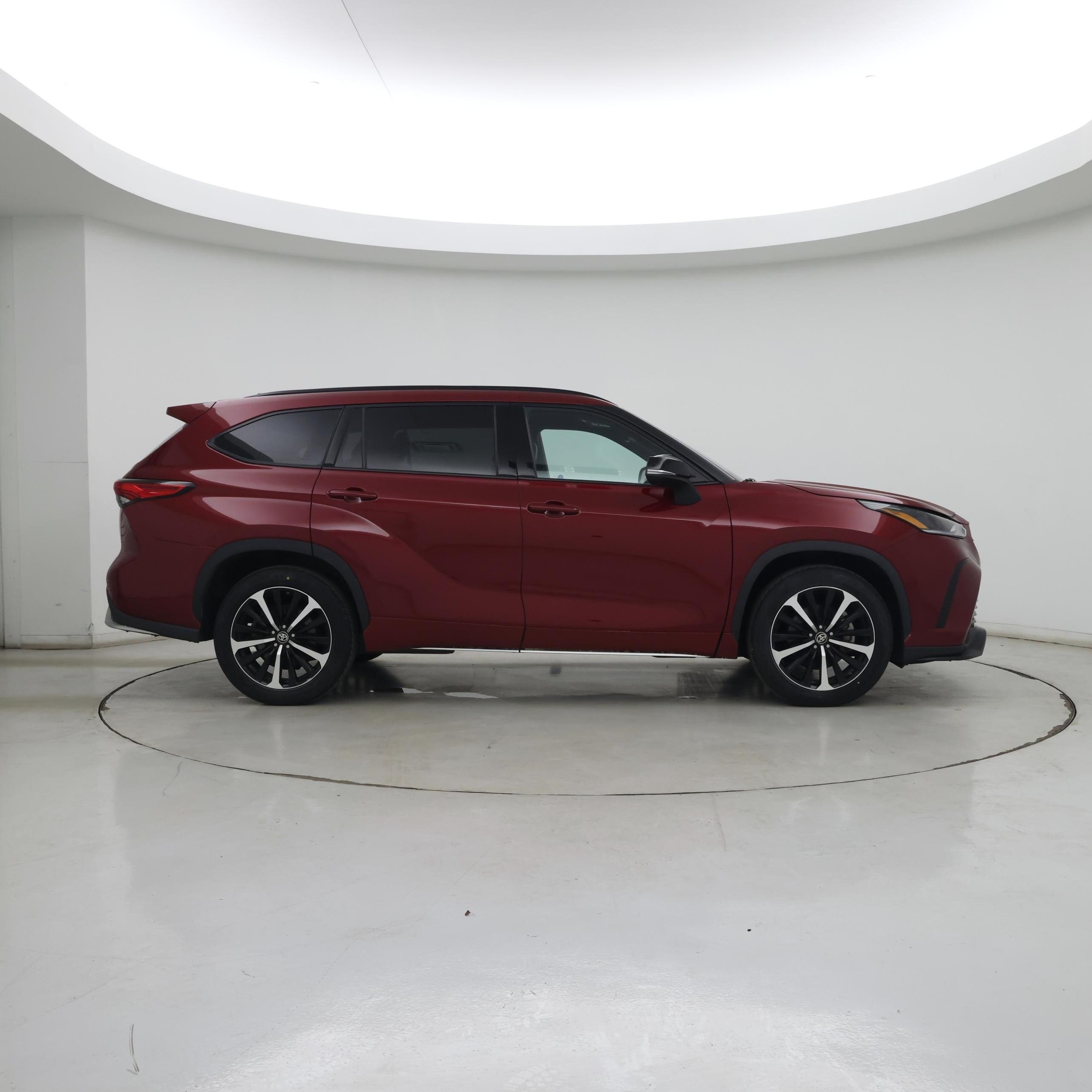 Thumbnail: 2021 Toyota Highlander - 7