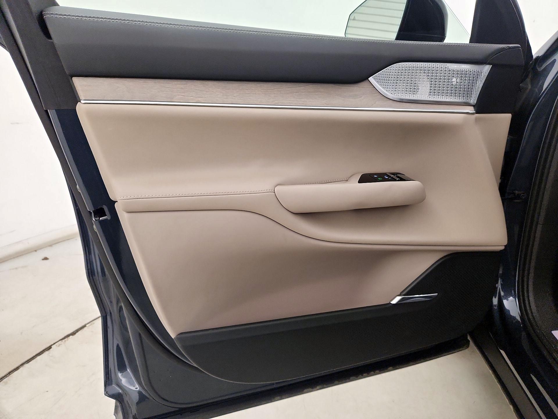 Thumbnail: 2025 Volvo EX90 - 12