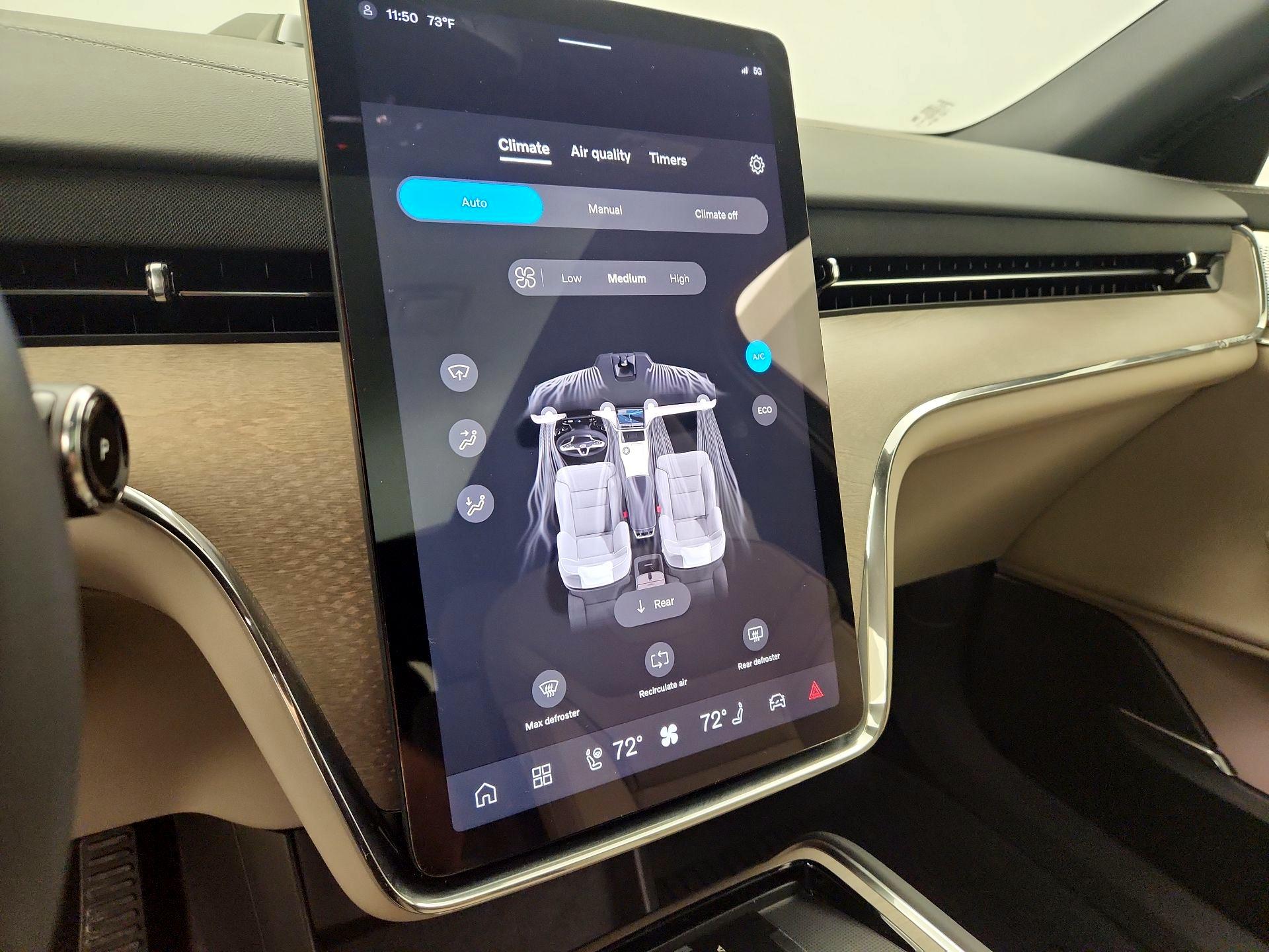 Thumbnail: 2025 Volvo EX90 - 16