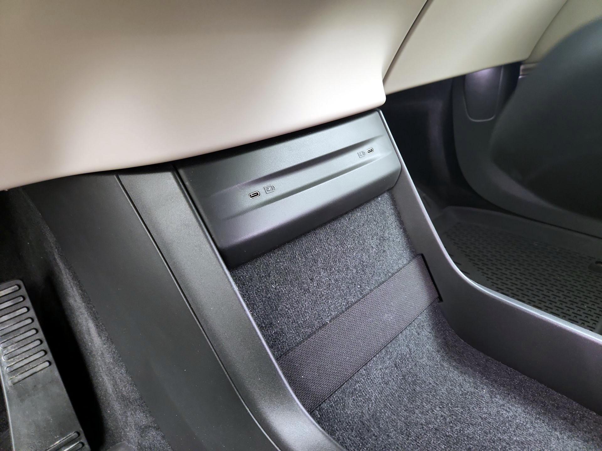 Thumbnail: 2025 Volvo EX90 - 18