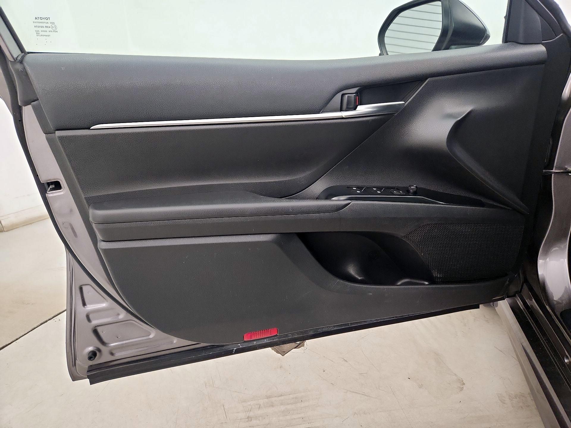 Thumbnail: 2020 Toyota Camry - 12