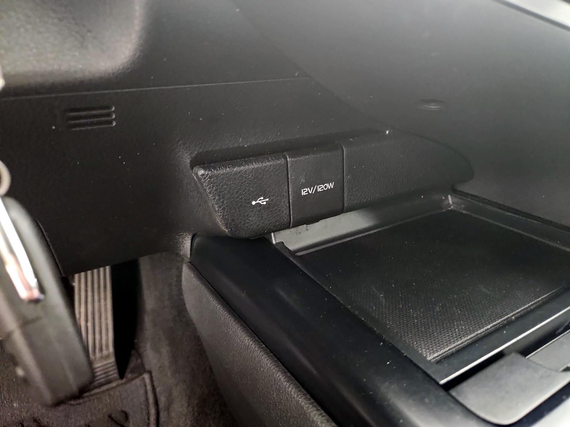 Thumbnail: 2020 Toyota Camry - 18