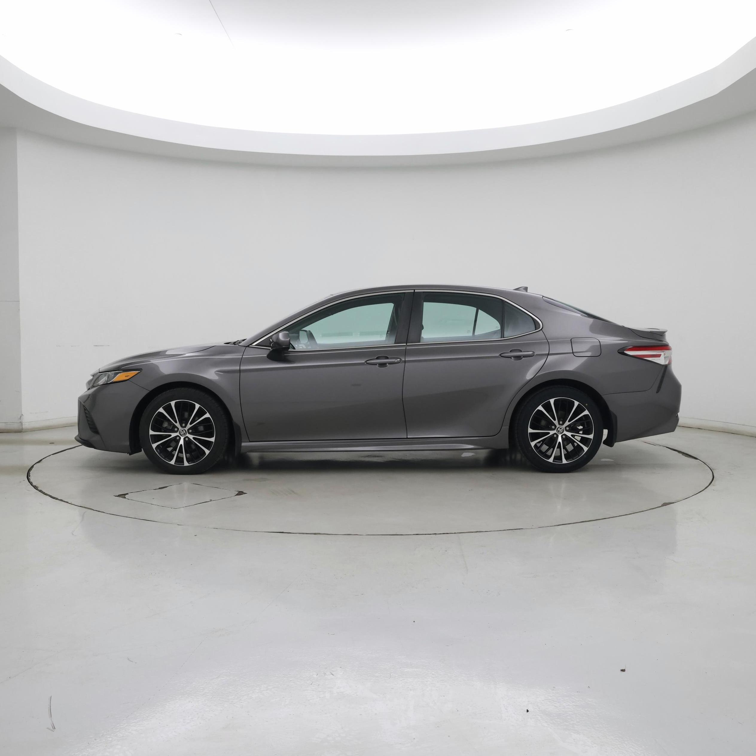 Thumbnail: 2020 Toyota Camry - 3