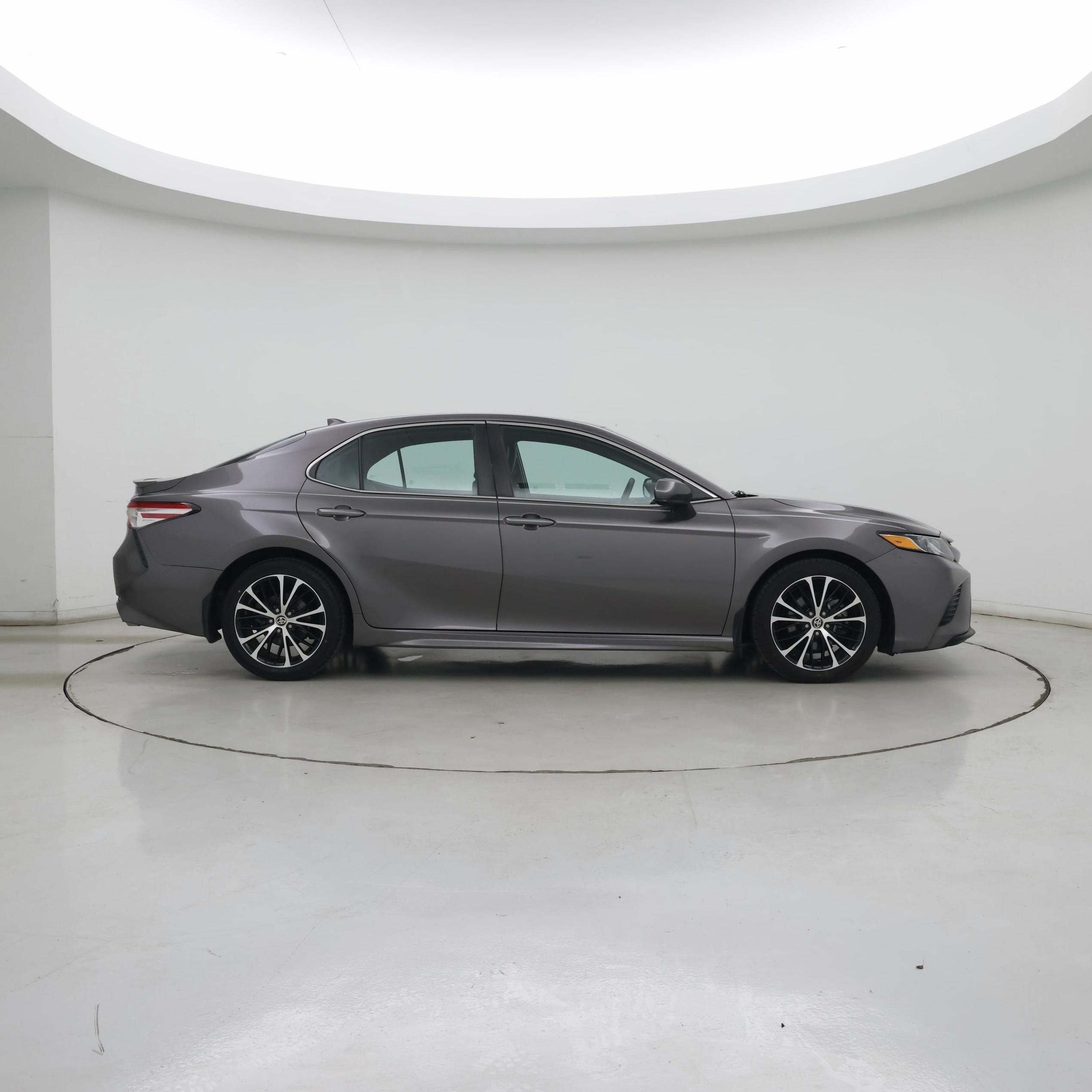 Thumbnail: 2020 Toyota Camry - 7
