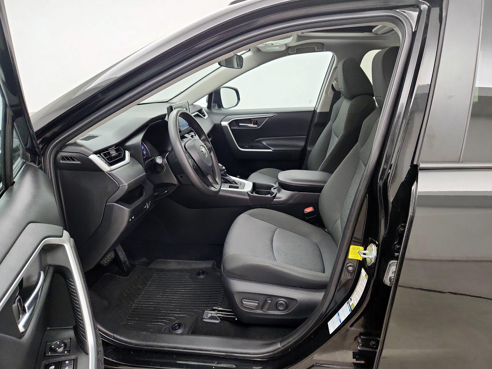 Thumbnail: 2021 Toyota RAV4 - 11