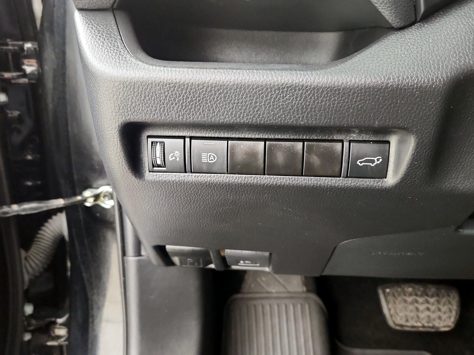 Thumbnail: 2021 Toyota RAV4 - 13