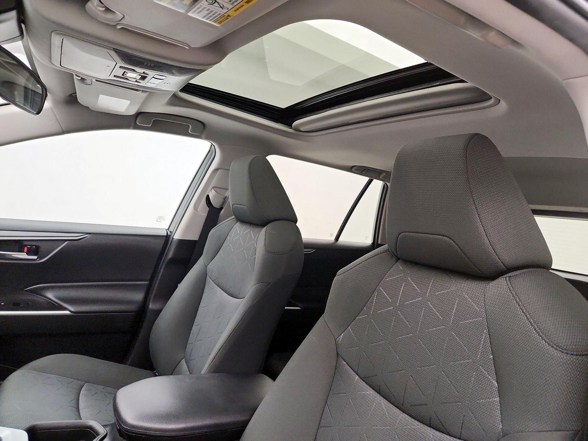 Thumbnail: 2021 Toyota RAV4 - 19