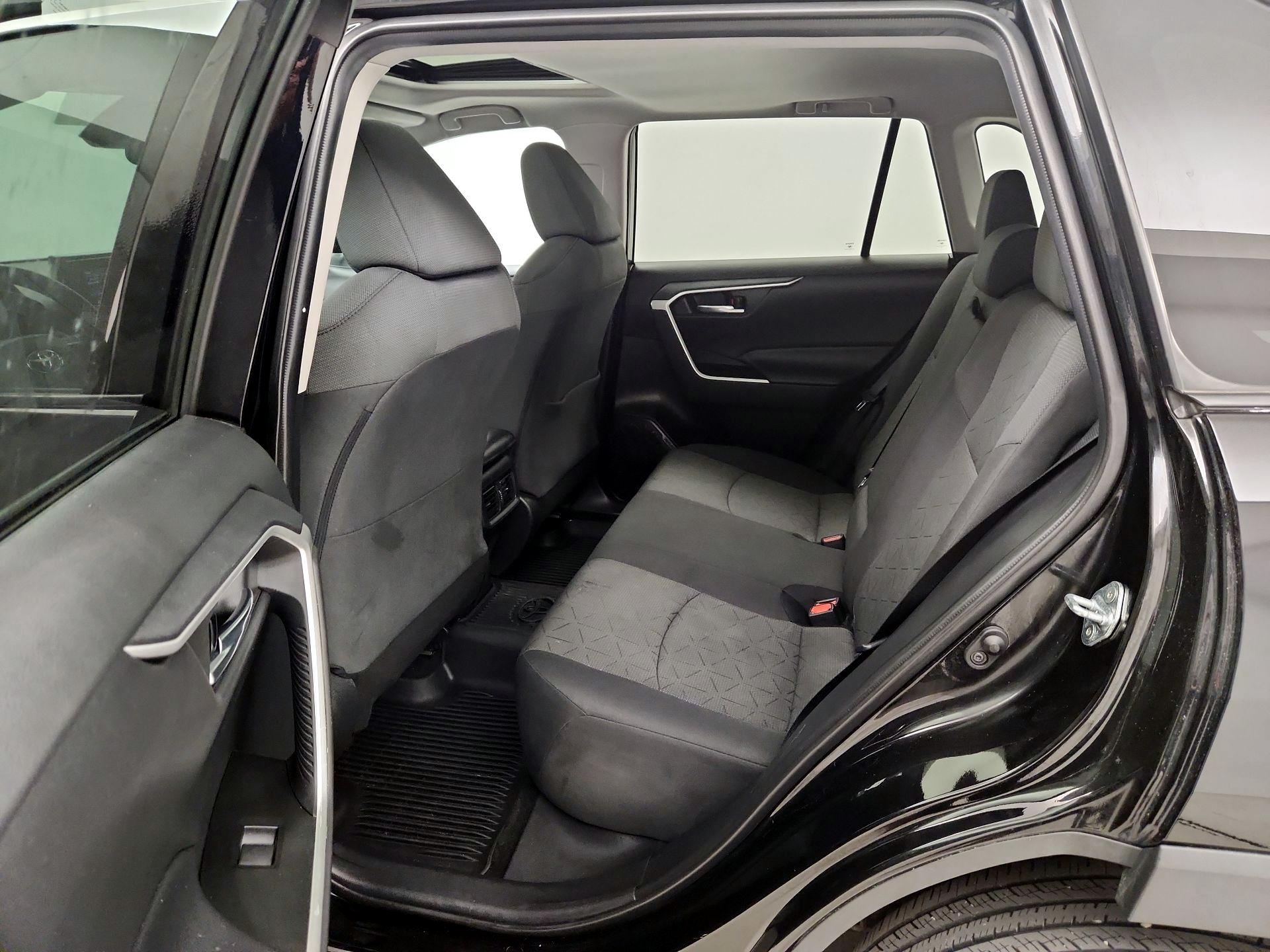 Thumbnail: 2021 Toyota RAV4 - 20