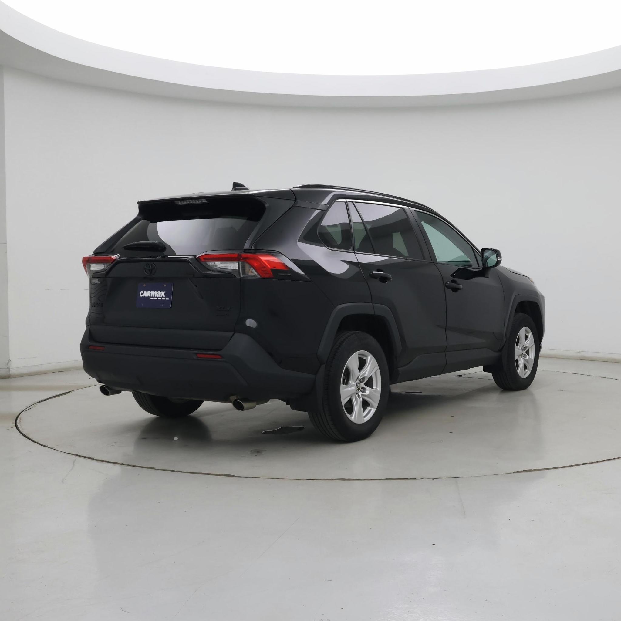 Thumbnail: 2021 Toyota RAV4 - 8