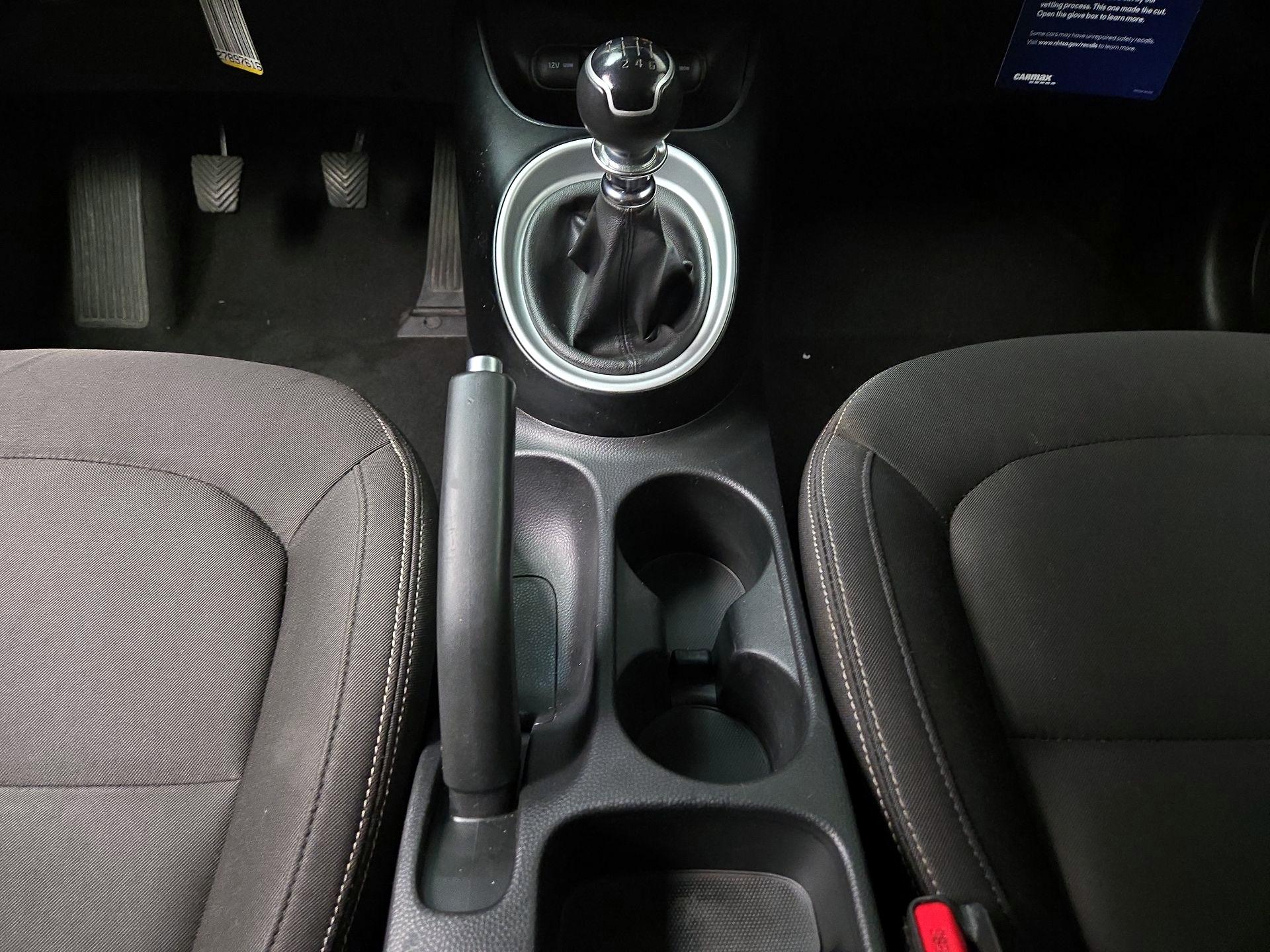 Thumbnail: 2016 Kia Soul - 16