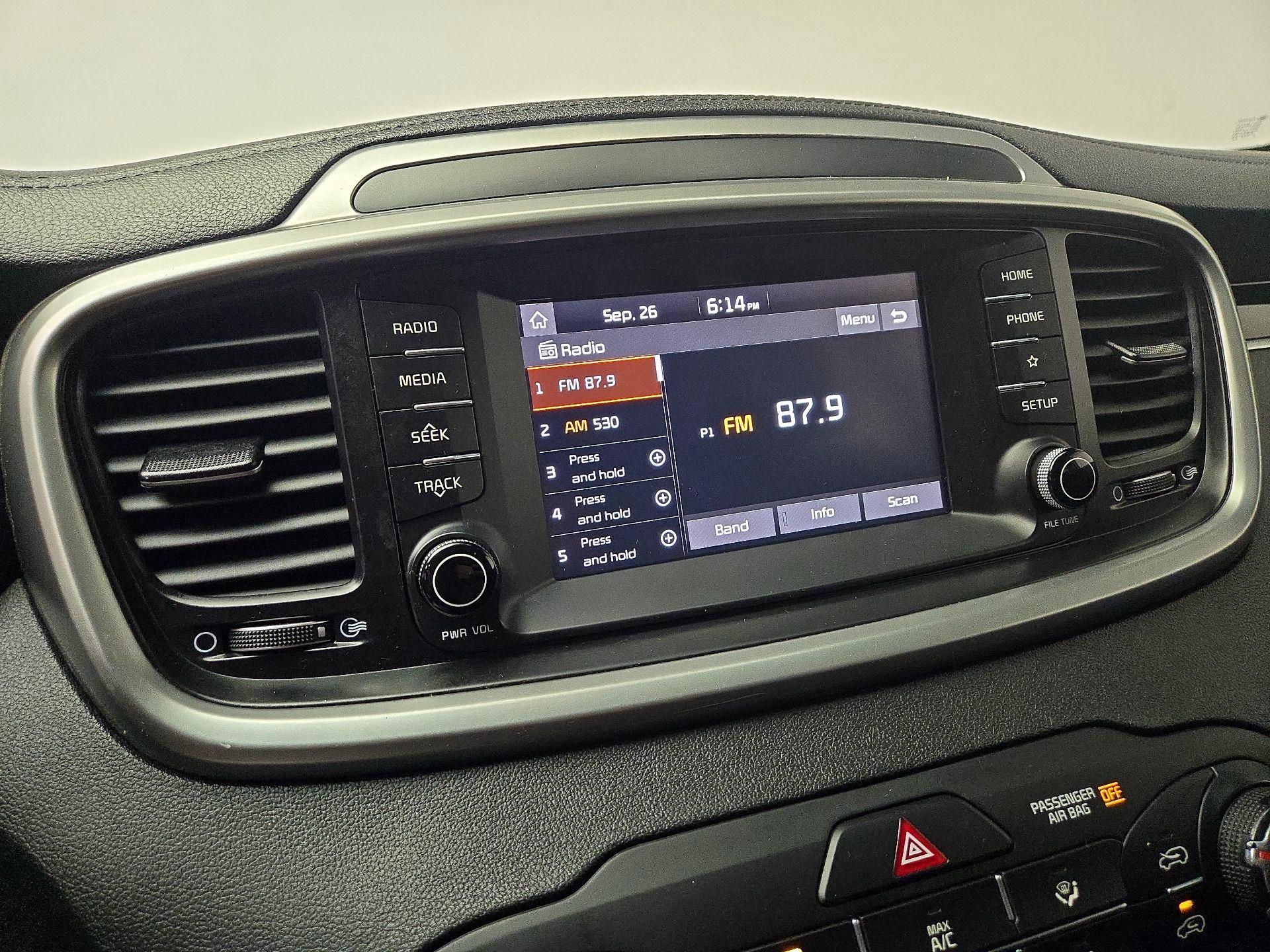 Thumbnail: 2020 Kia Sorento - 15