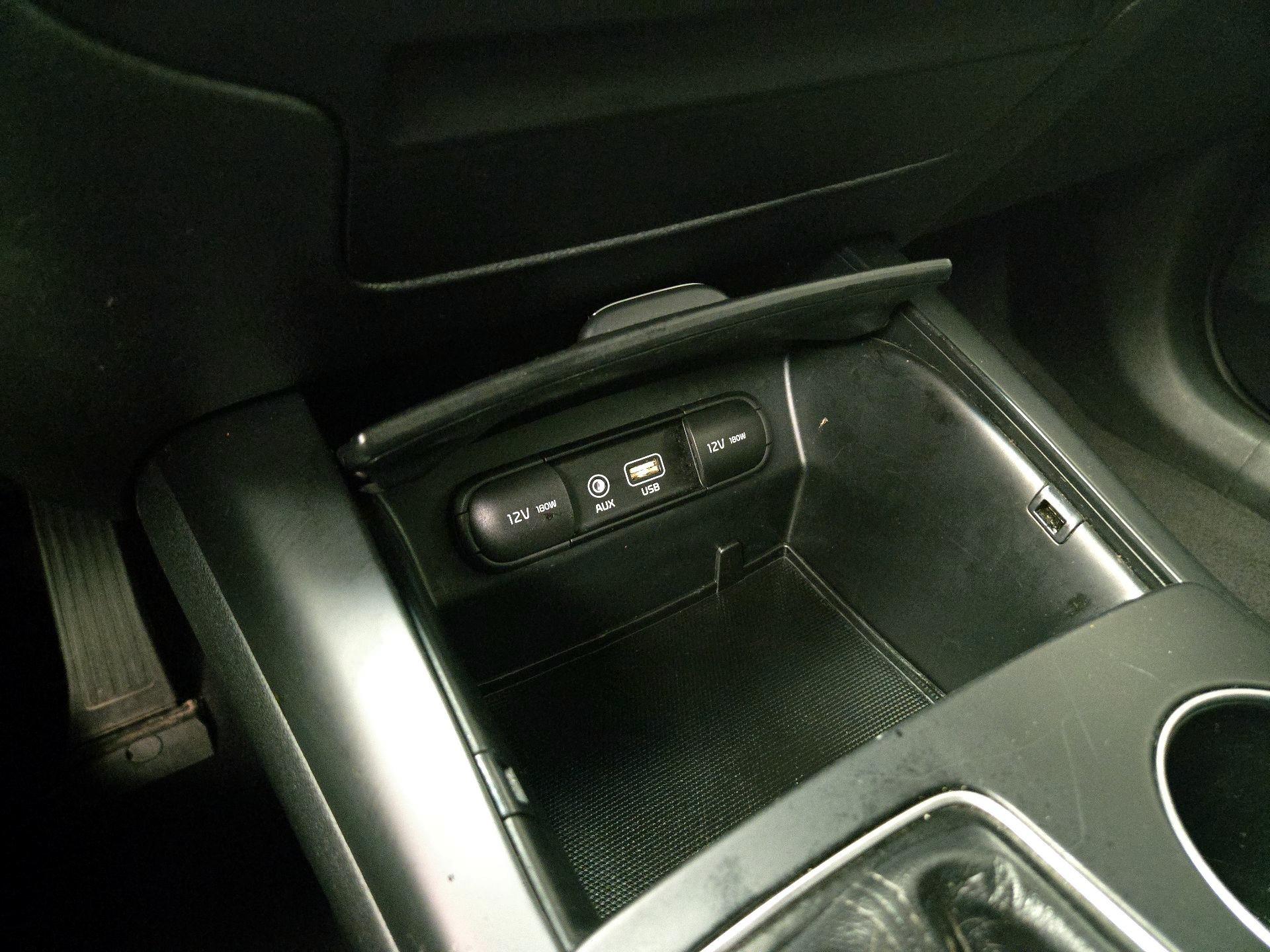 Thumbnail: 2020 Kia Sorento - 18