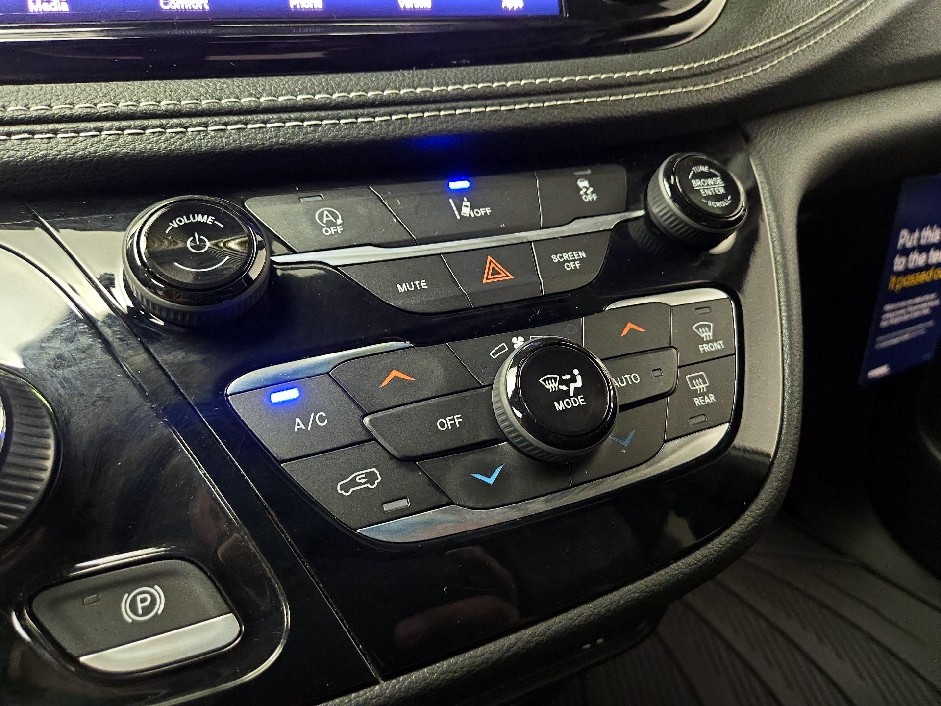 Thumbnail: 2022 Chrysler Pacifica - 16