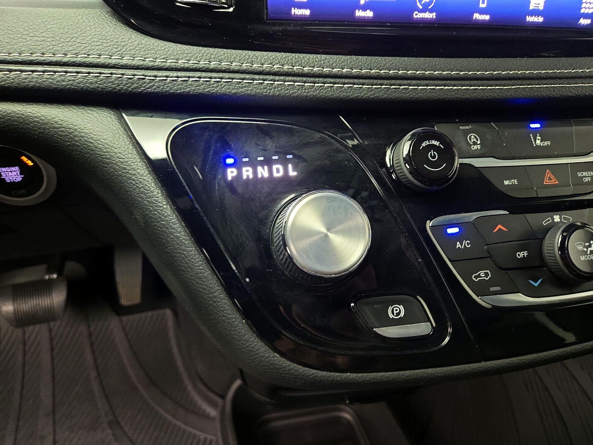 Thumbnail: 2022 Chrysler Pacifica - 17