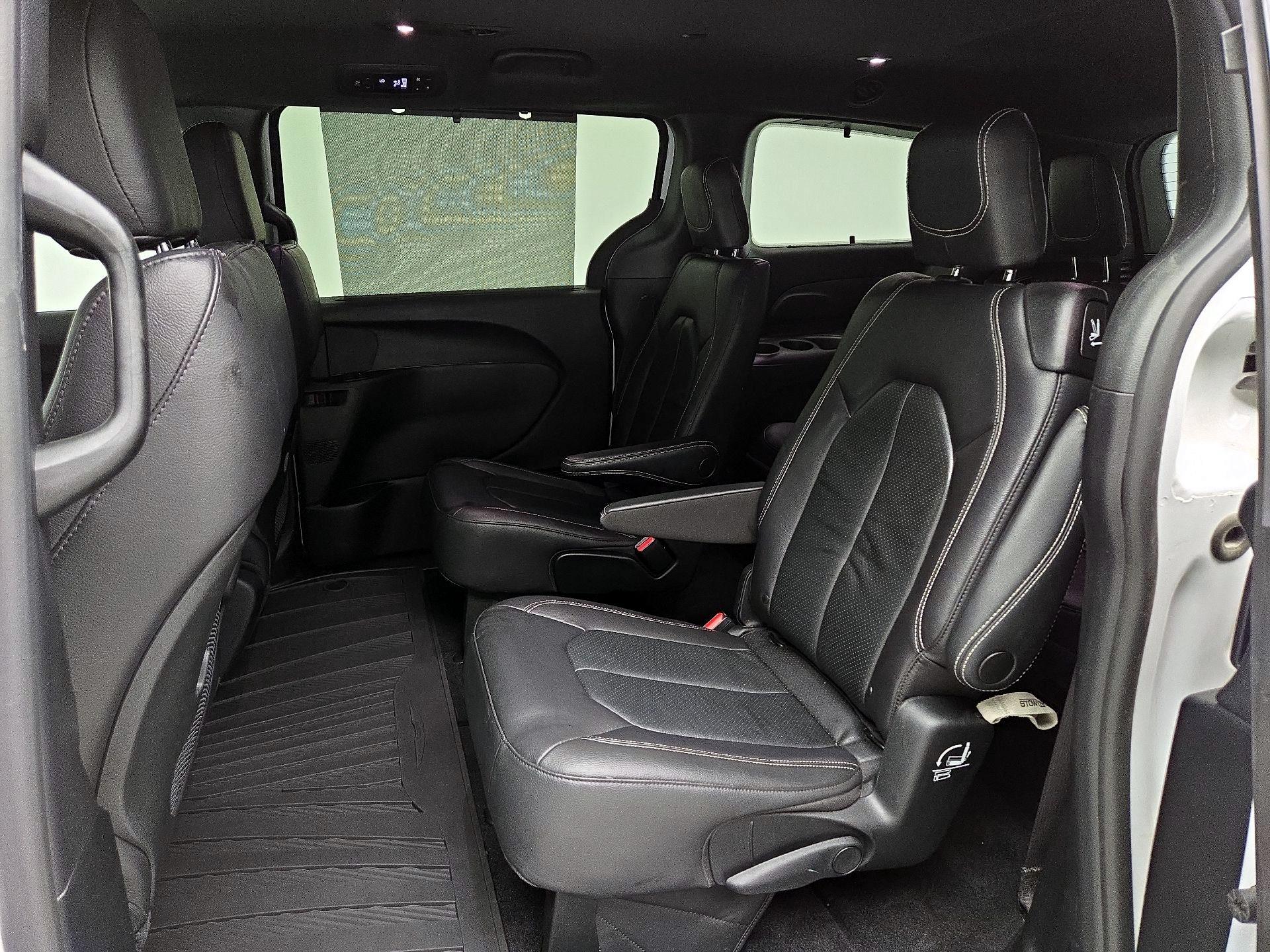 Thumbnail: 2022 Chrysler Pacifica - 19