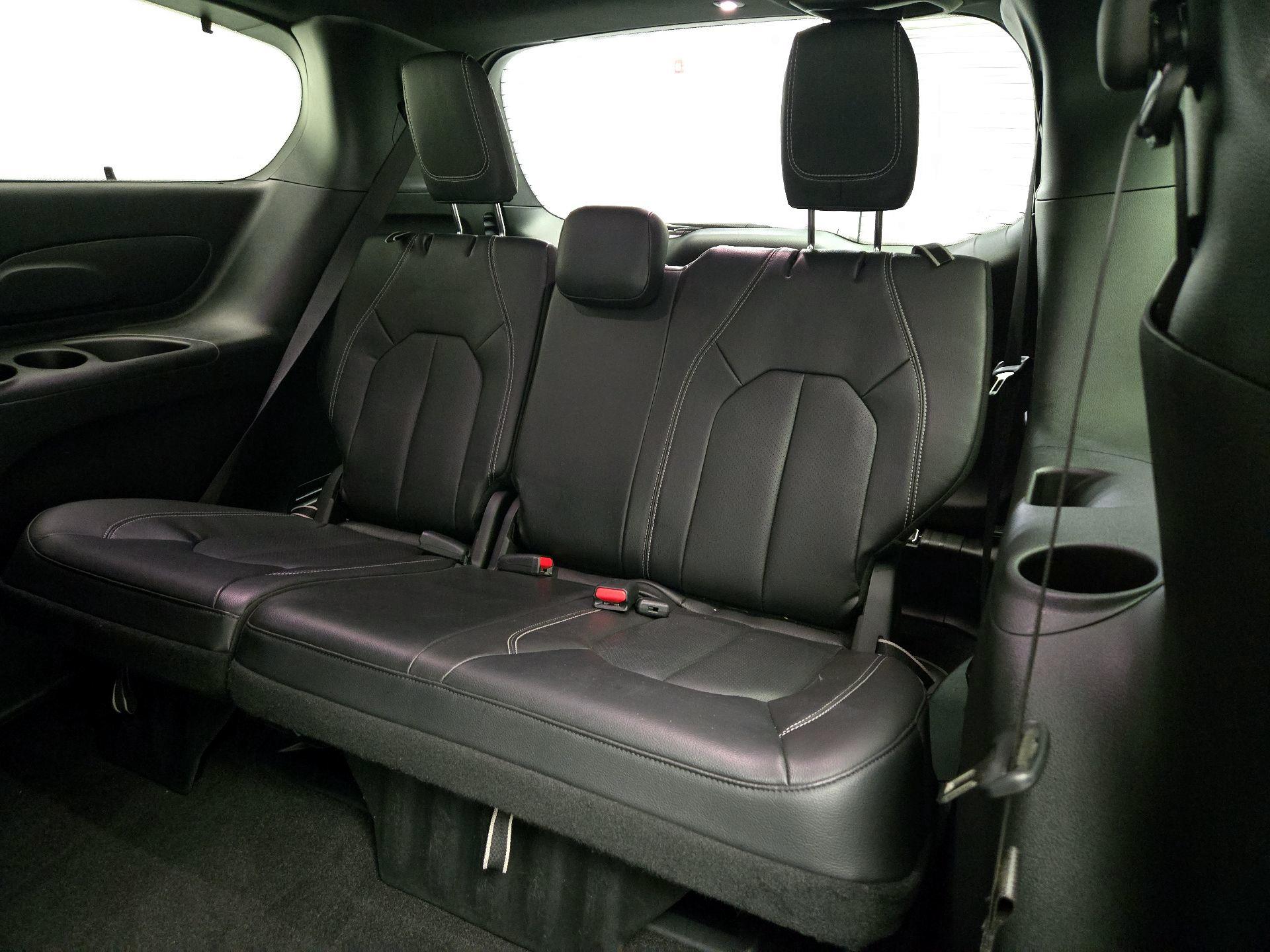 Thumbnail: 2022 Chrysler Pacifica - 20