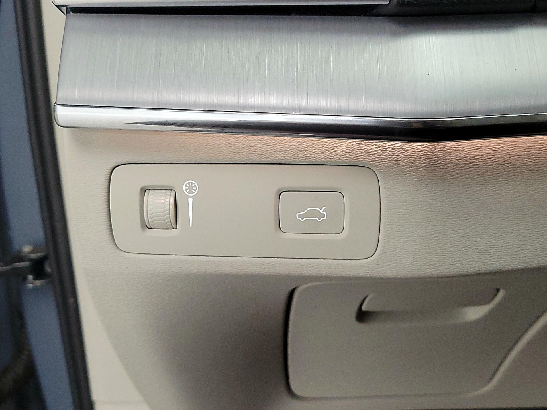 Thumbnail: 2021 Volvo XC90 - 13