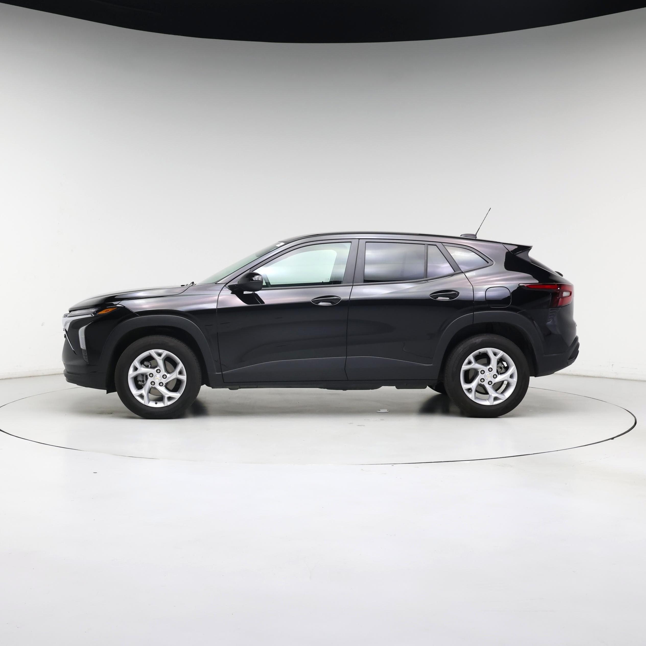 Thumbnail: 2025 Chevrolet Trax - 3