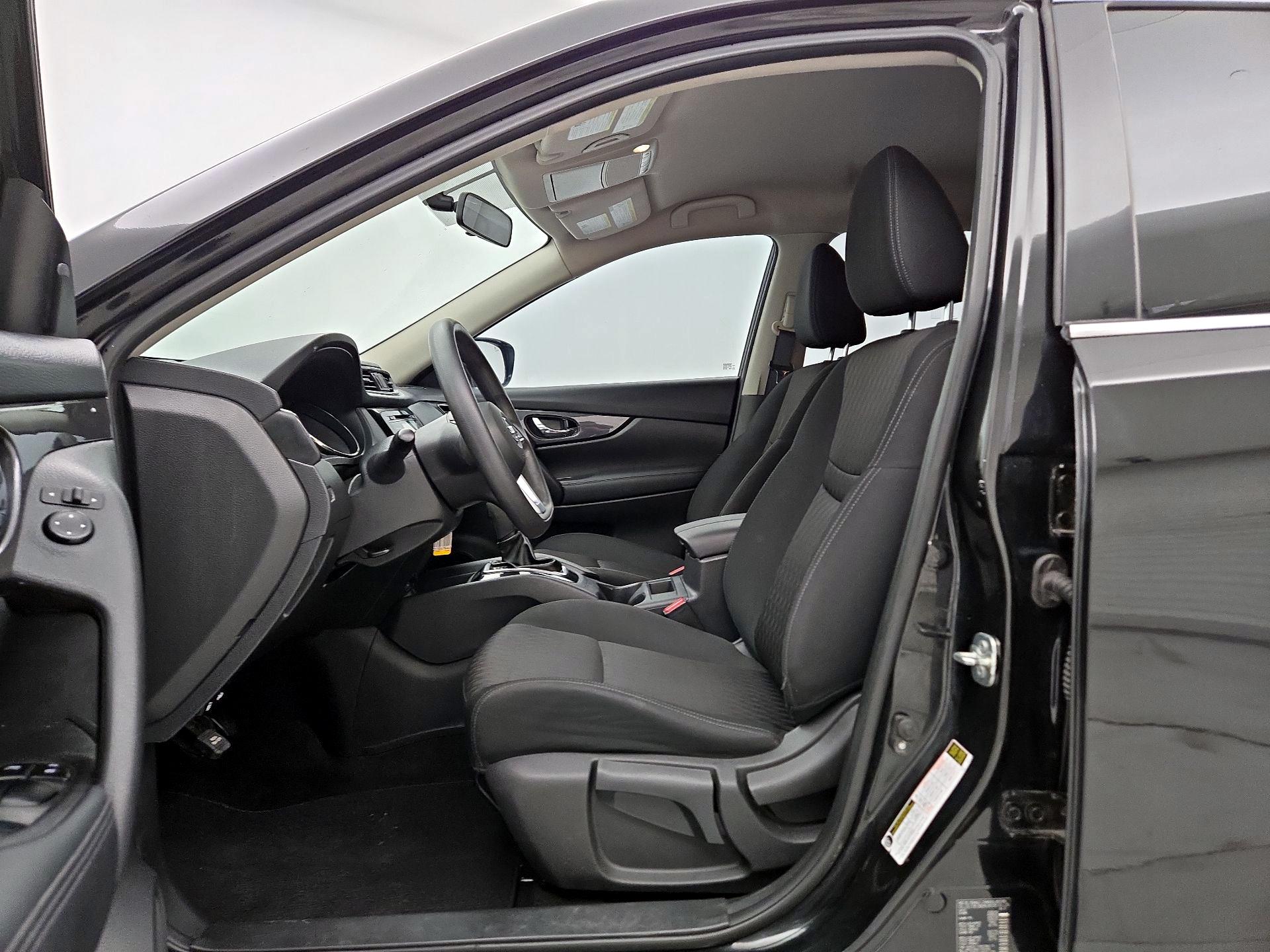 Thumbnail: 2017 Nissan Rogue - 11