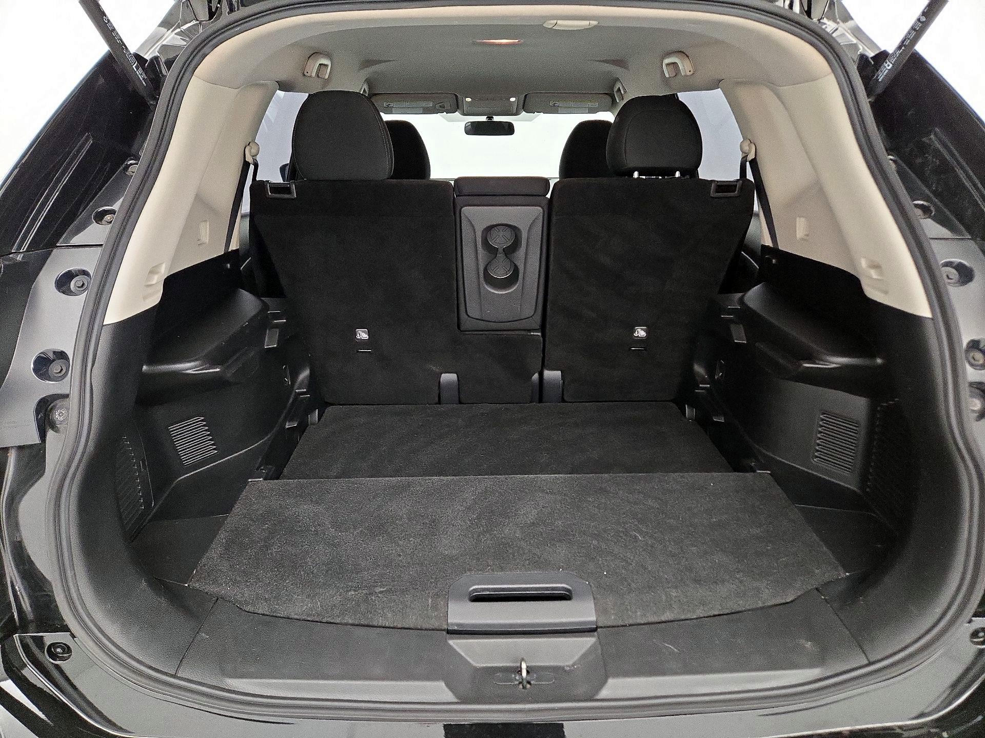 Thumbnail: 2017 Nissan Rogue - 20