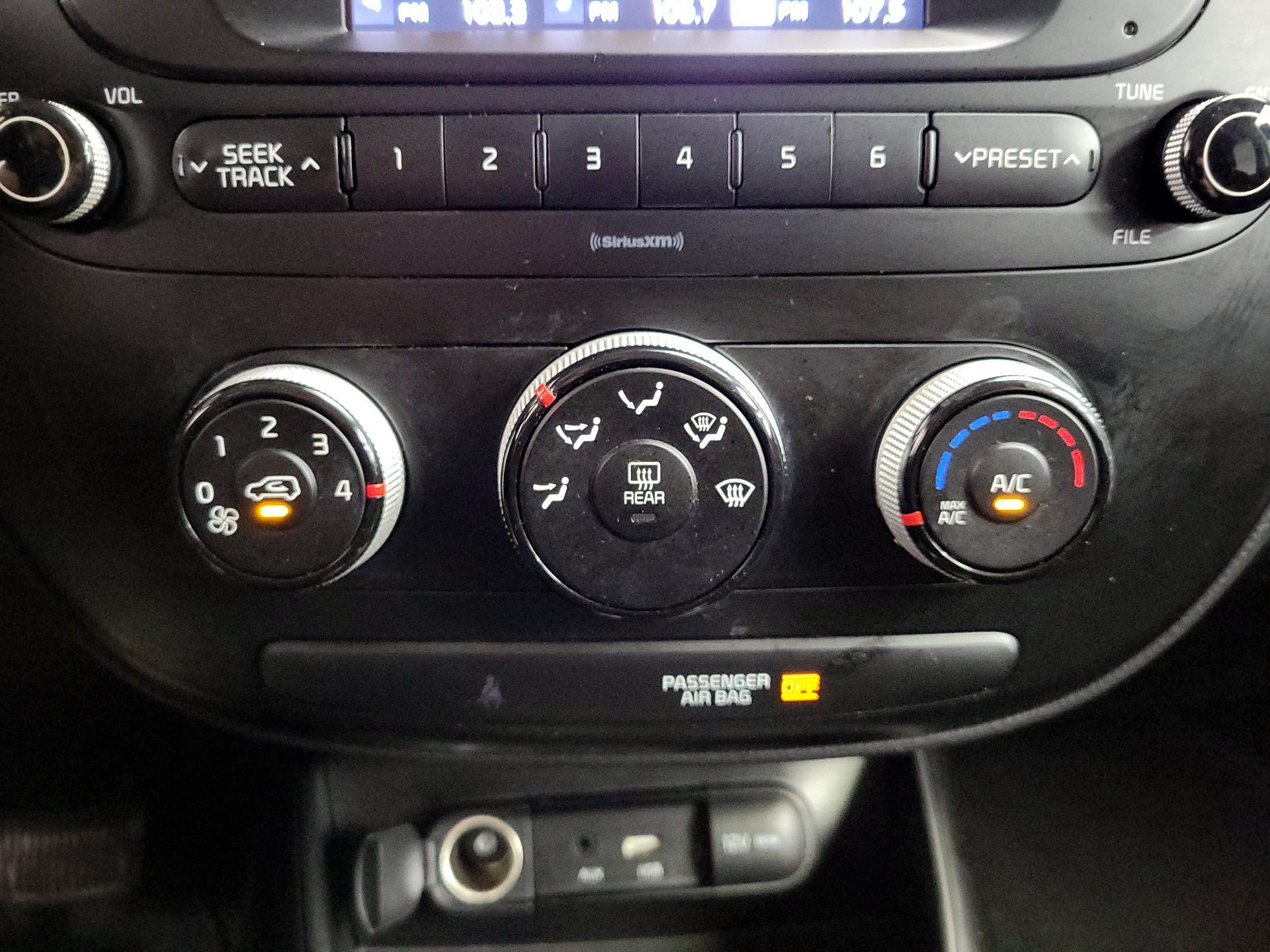 Thumbnail: 2018 Kia Soul - 15