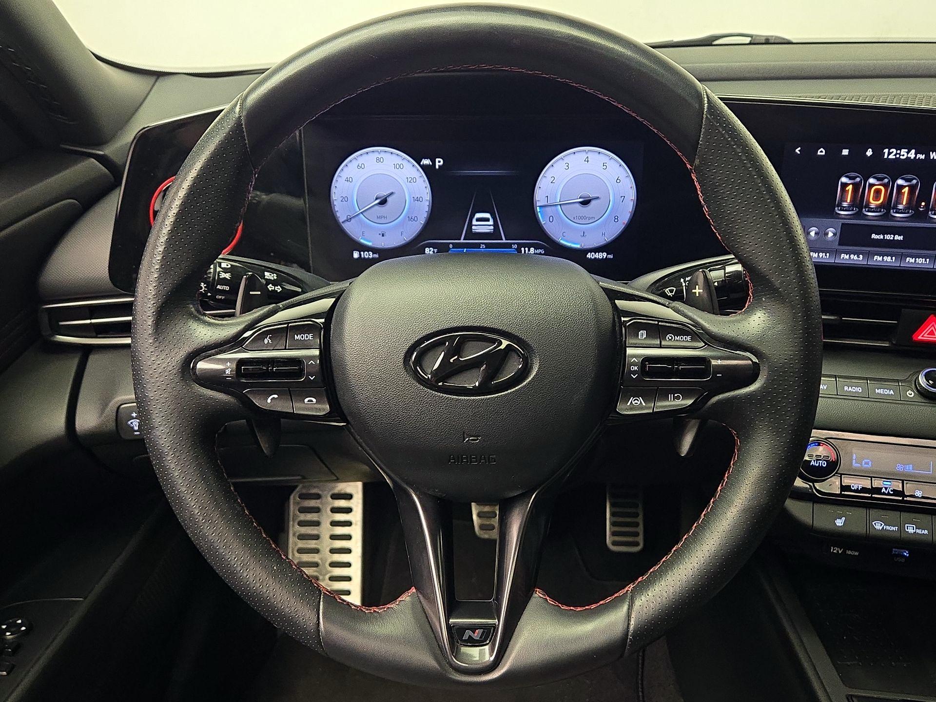 Thumbnail: 2023 Hyundai Elantra - 10
