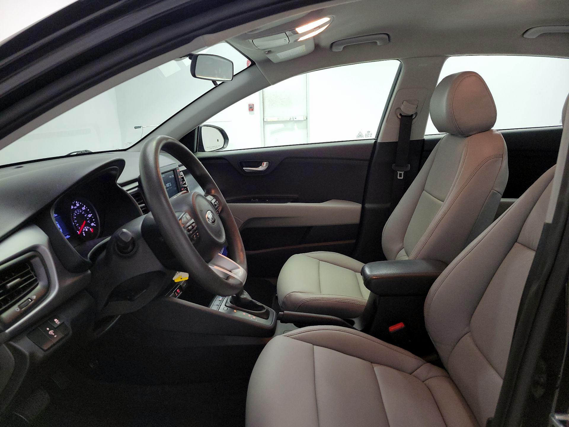 Thumbnail: 2019 Kia Rio - 11