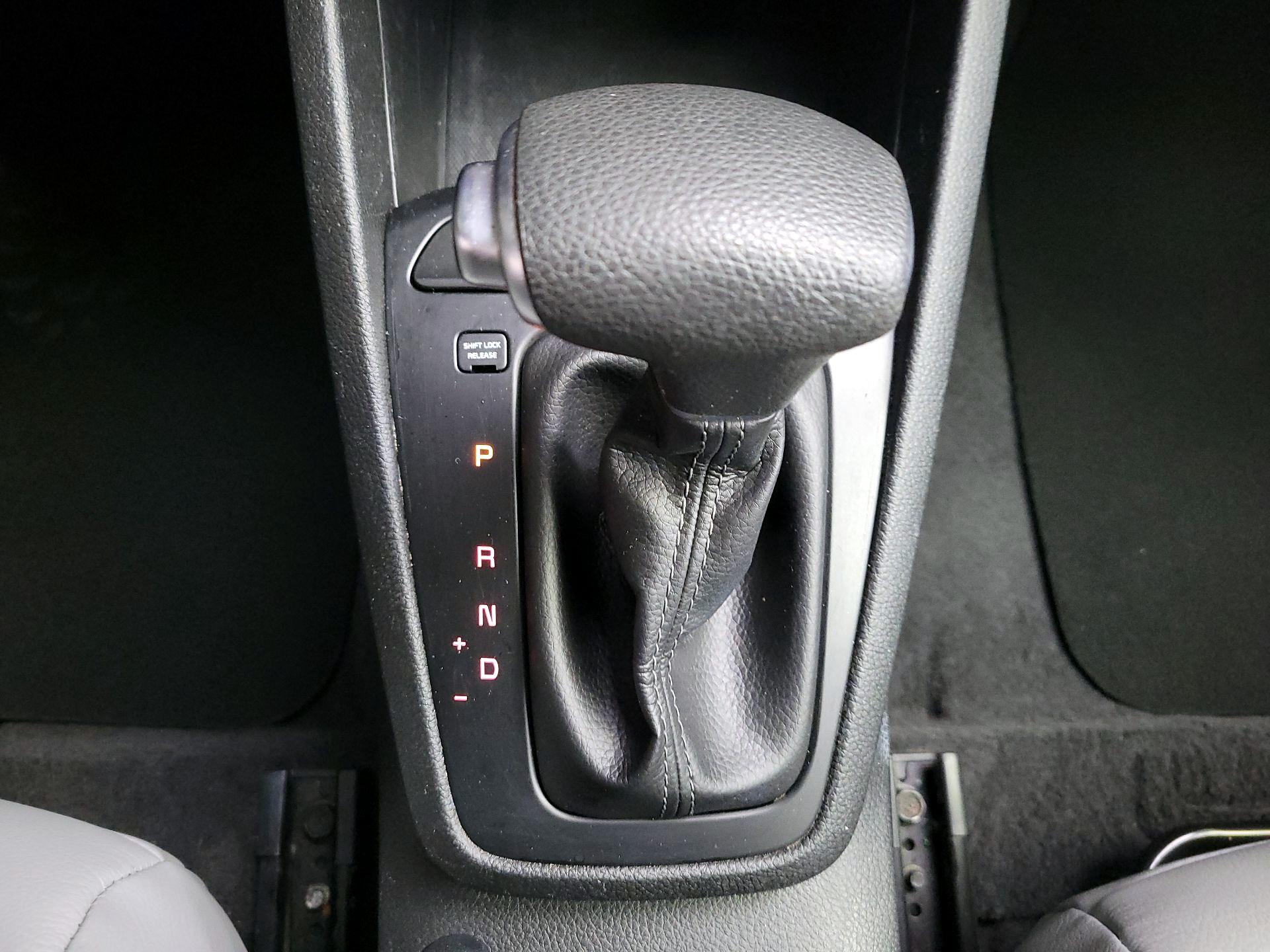 Thumbnail: 2019 Kia Rio - 17