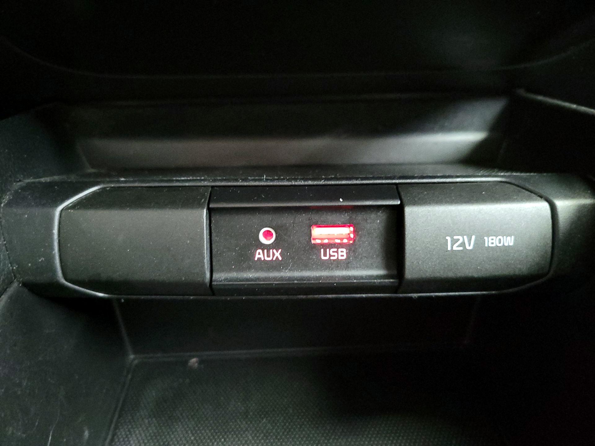 Thumbnail: 2019 Kia Rio - 18