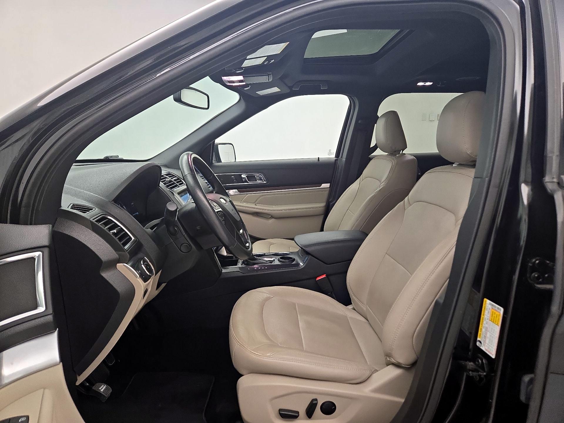 Thumbnail: 2019 Ford Explorer - 11