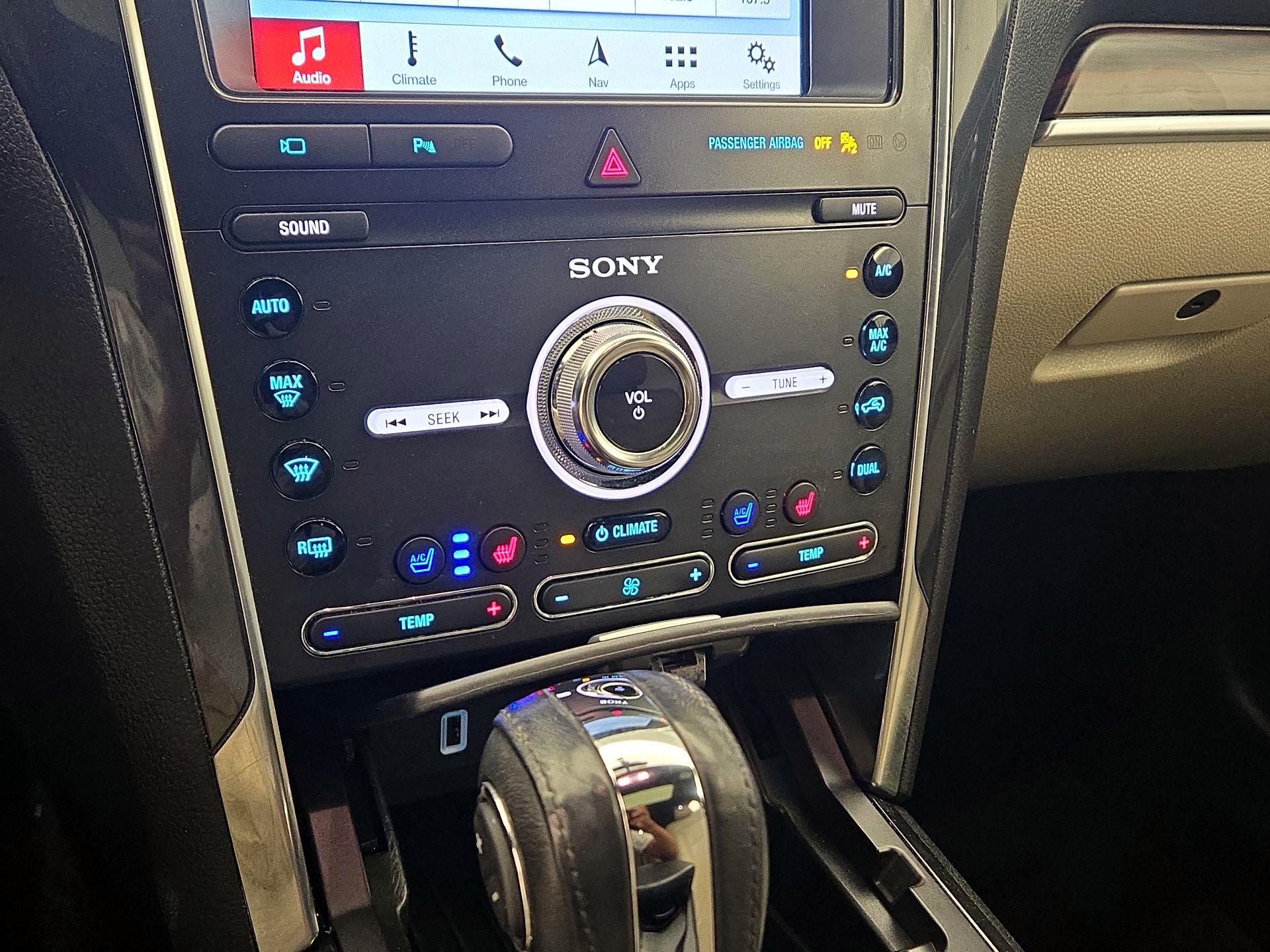Thumbnail: 2019 Ford Explorer - 16